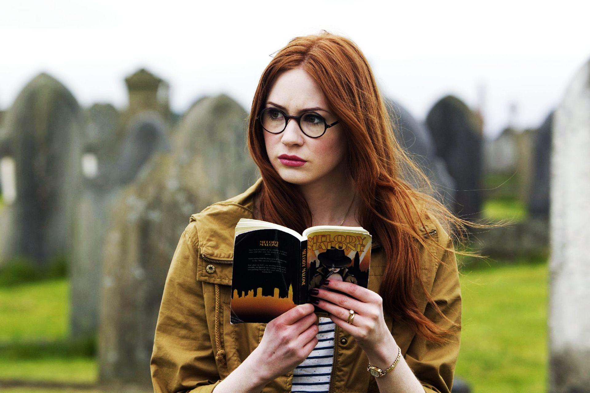1920x1280 Karen Gillan HD Wallpaper of High Quality Download