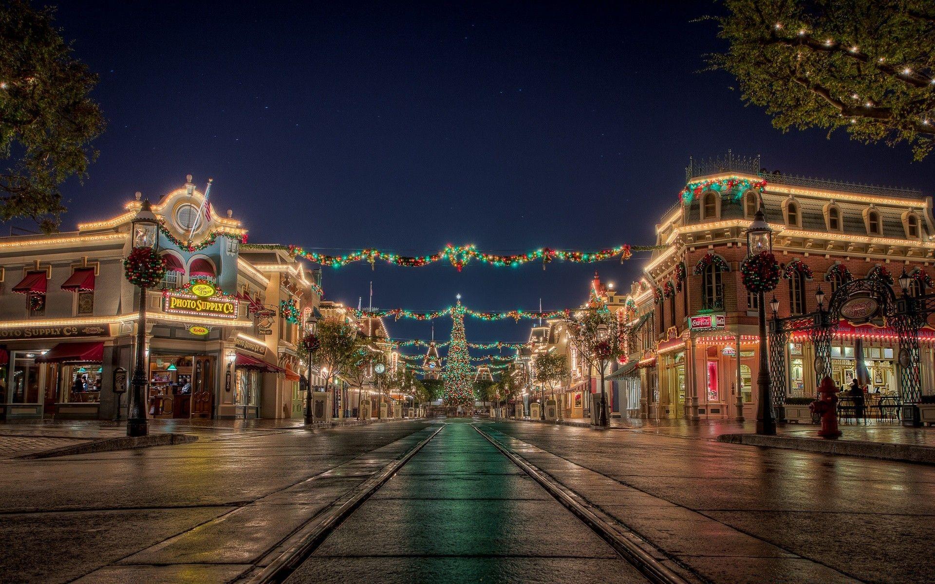 1920x1200 Christmas at Disneyland