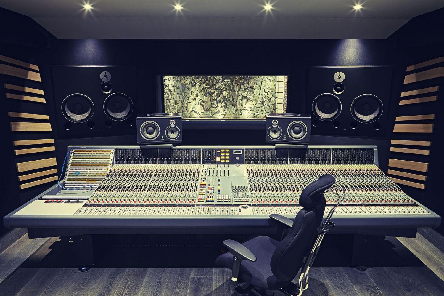 5 steps to start out as a music producer | Bandzoogle Blog