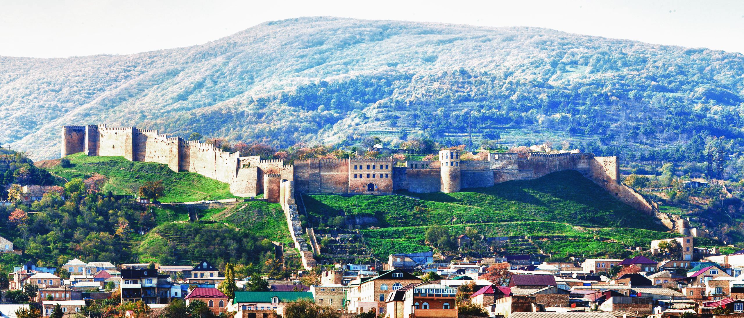 2560x1097 Wallpaper the city, fortress, Dagestan