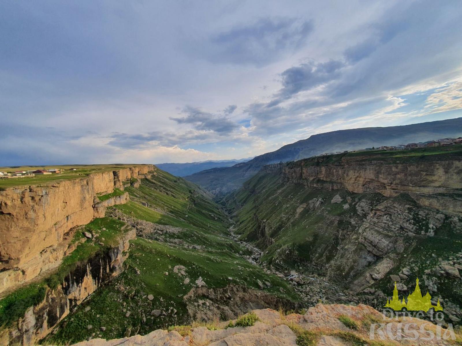 1600x1200 Roads of the Caucasus
