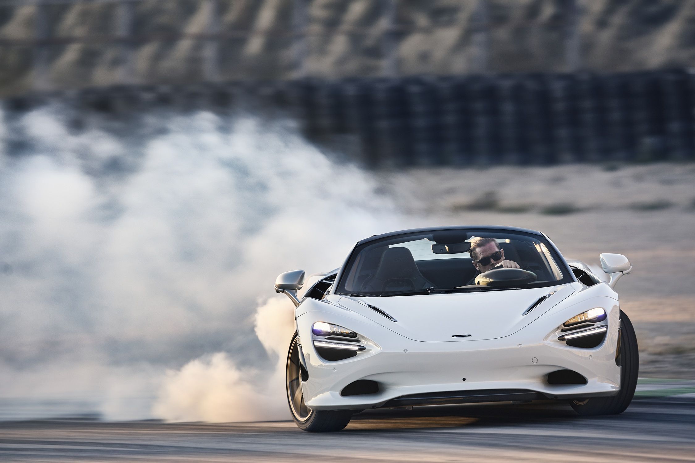 2250x1500 View Photo of the 2024 McLaren 750S