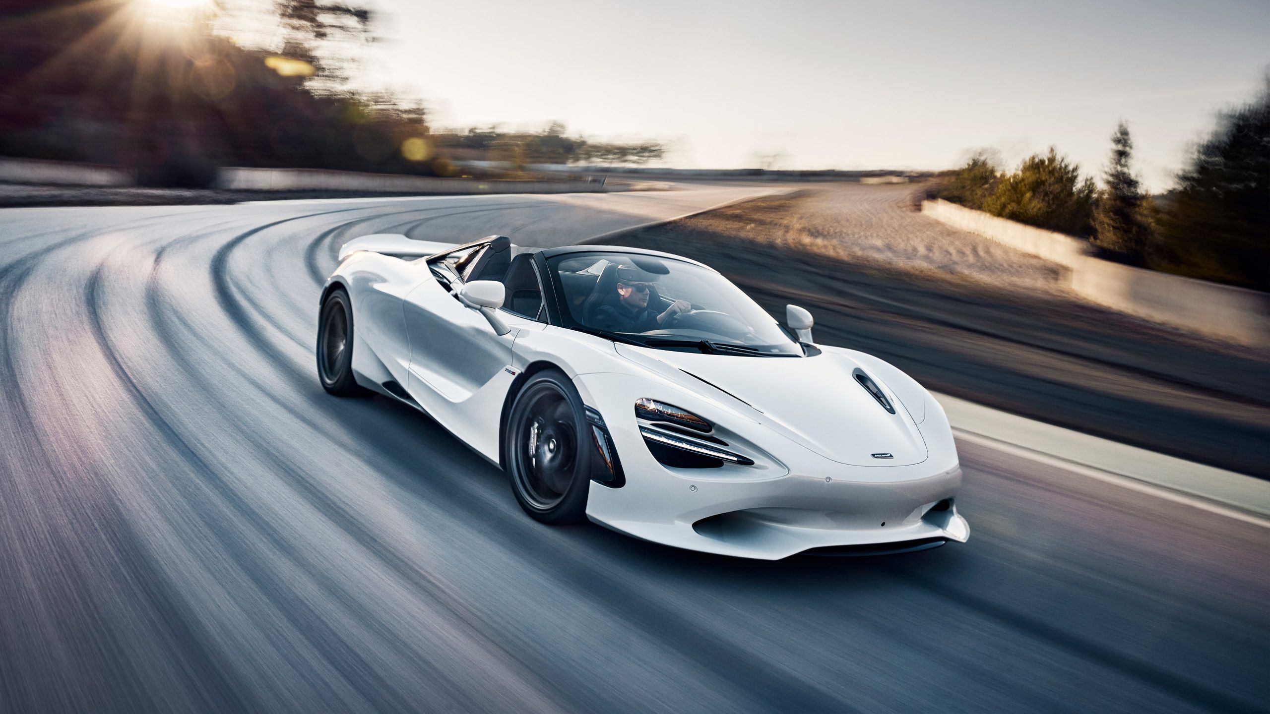 2560x1440 McLaren 750S Spider Wallpaper