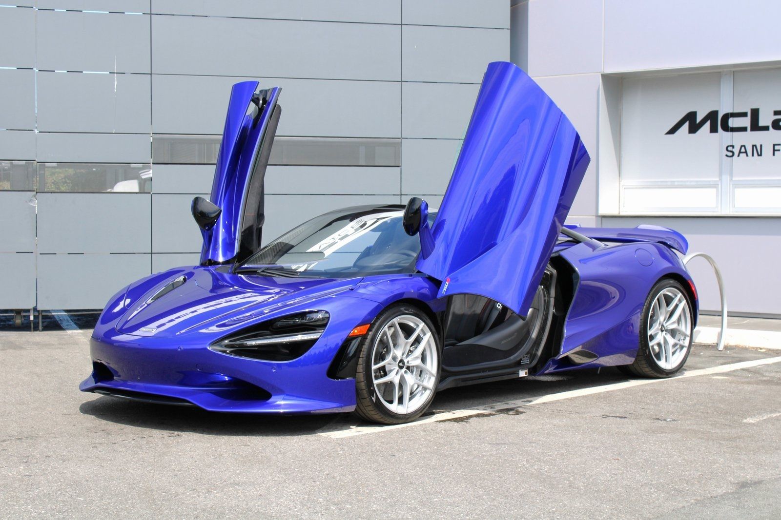 1600x1067 McLaren 750S Spider 2D Convertible