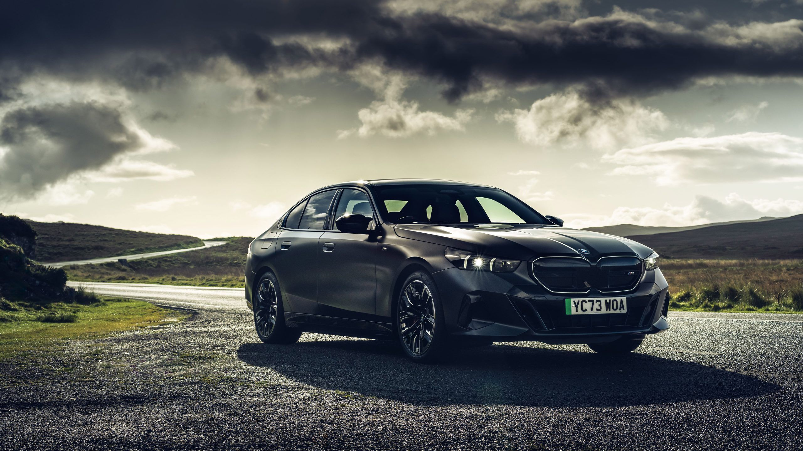 2560x1440 BMW i5 M60 Wallpaper 2024 BMW i5 M60 Wallpaper