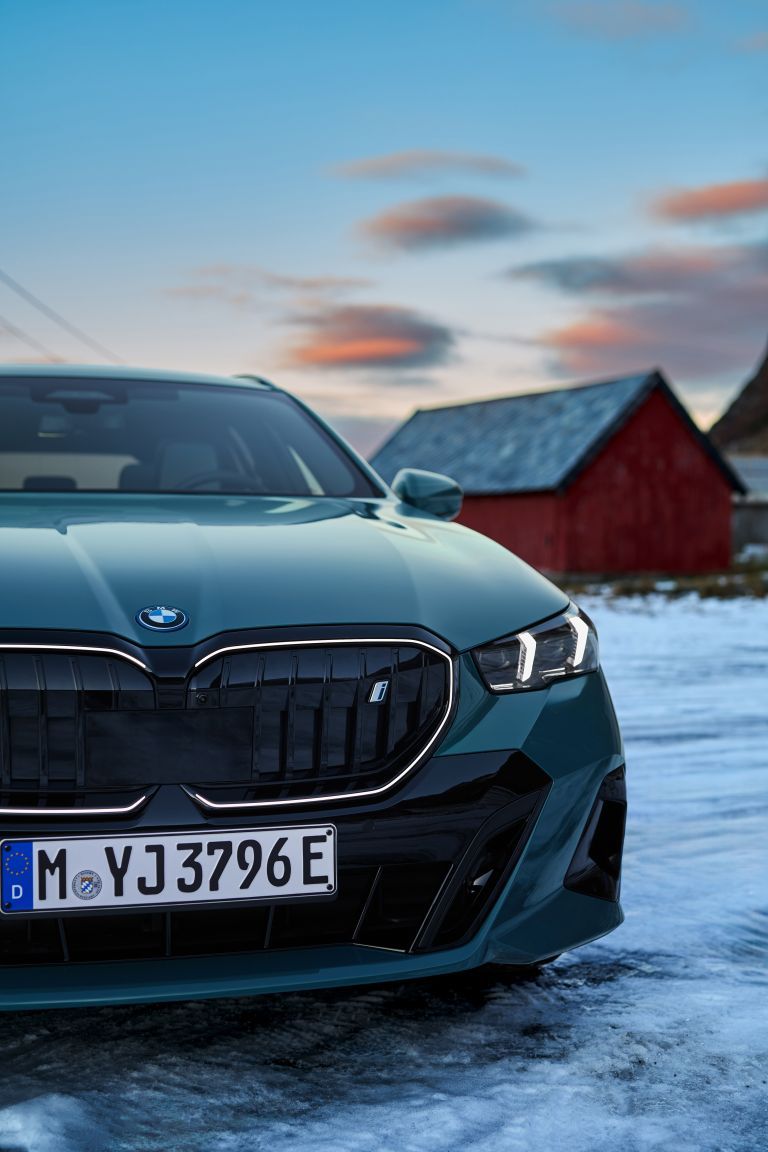 768x1152 BMW i5 ( G61 ) eDrive40 Touring