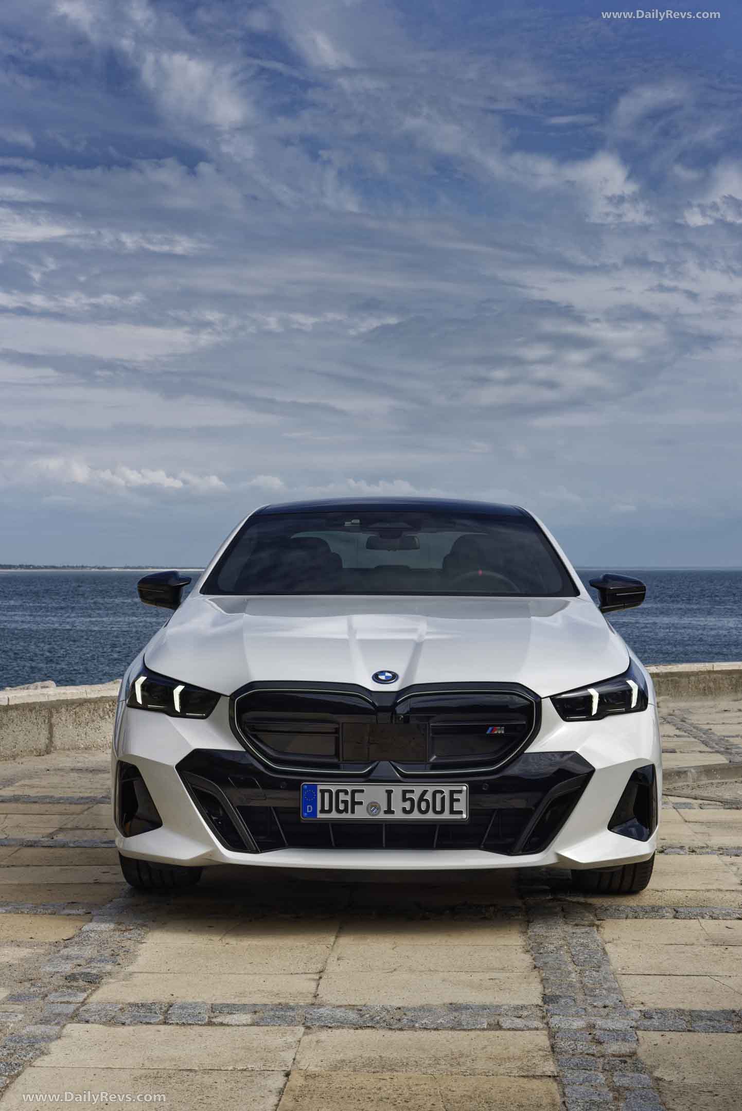 1442x2160 BMW i5 G60 Alpine White