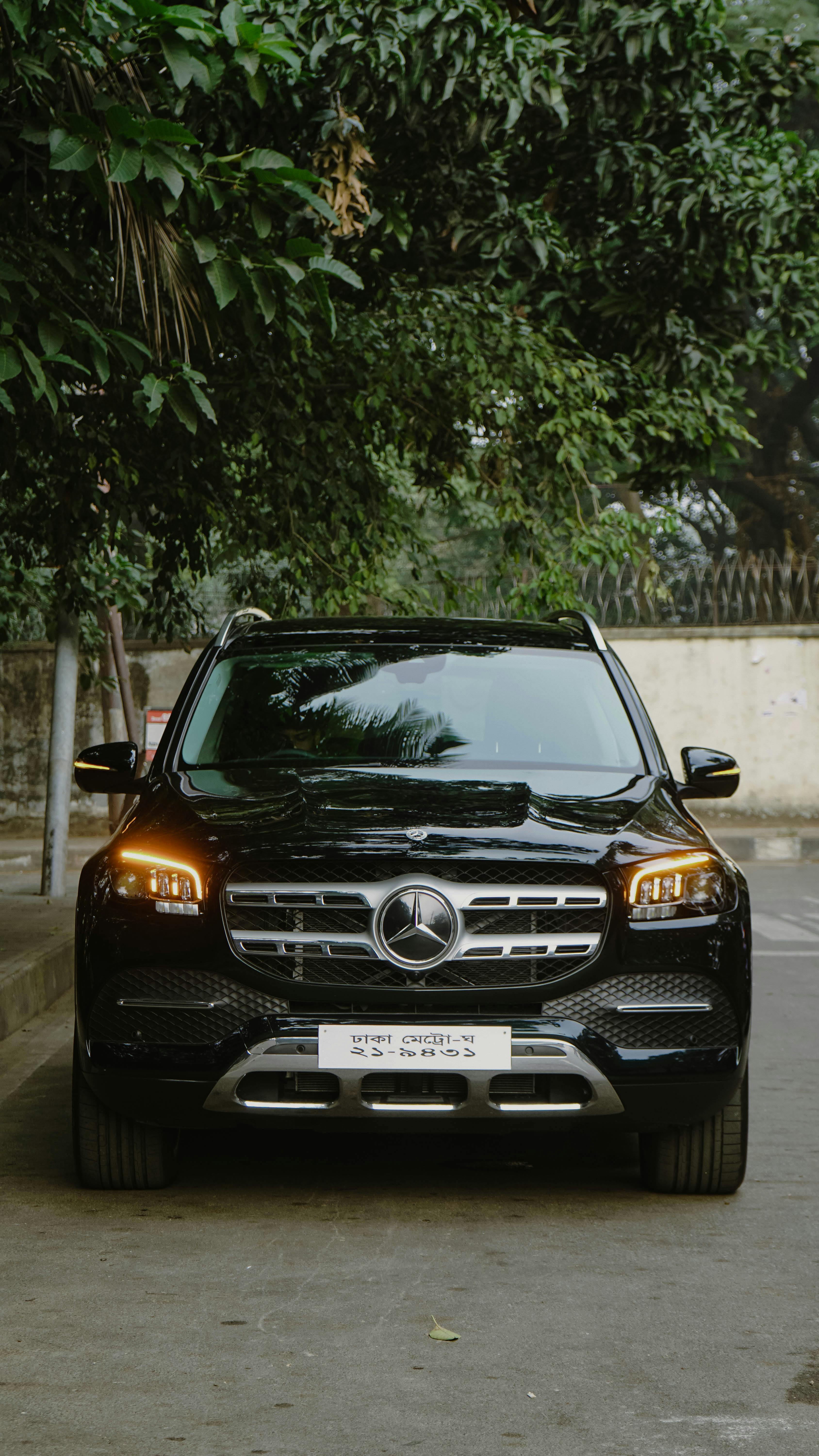 3376x6000 Black Mercedes GLS · Free