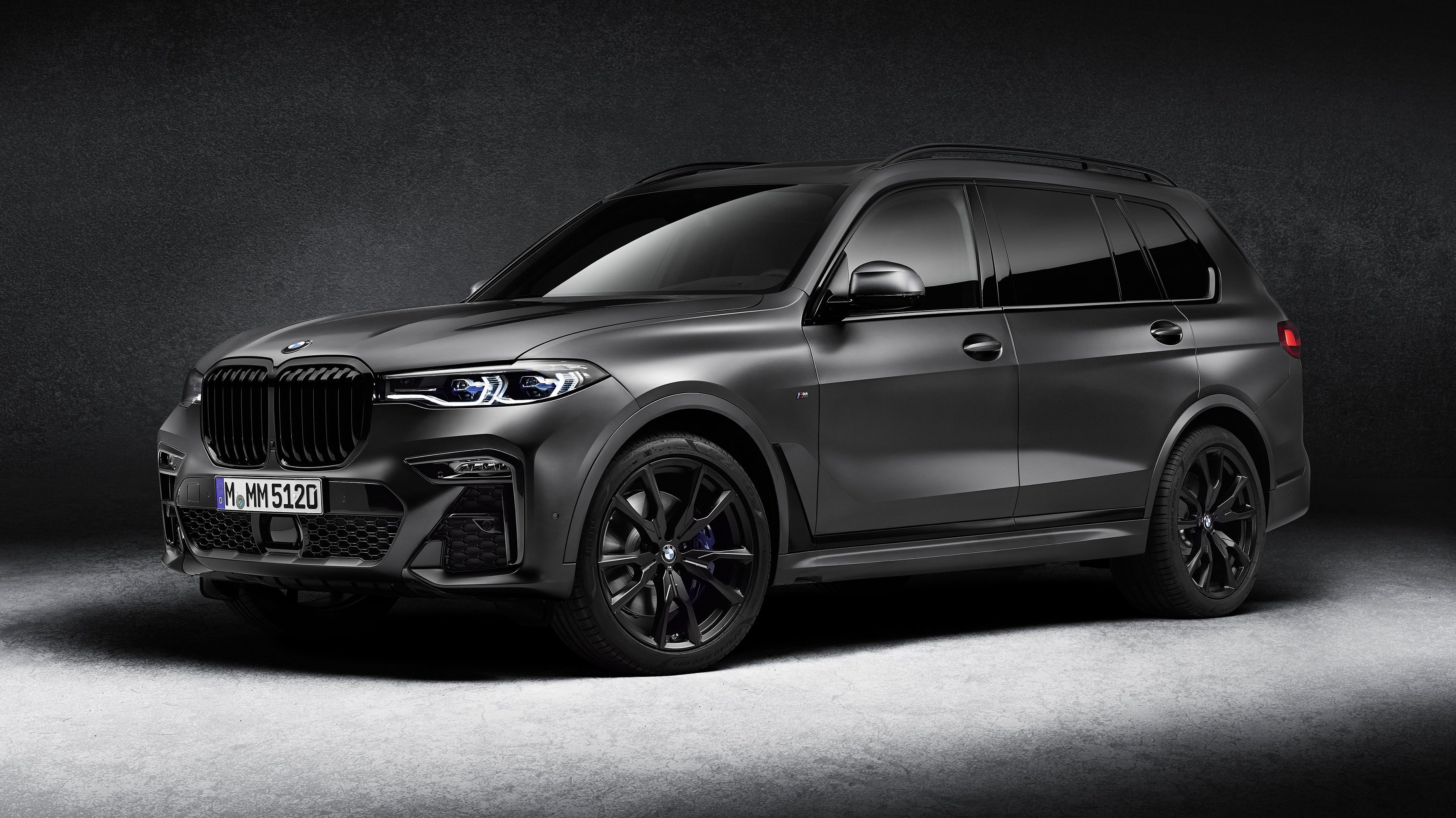 3685x2072 115k X7 'Dark Shadow Edition' SUV