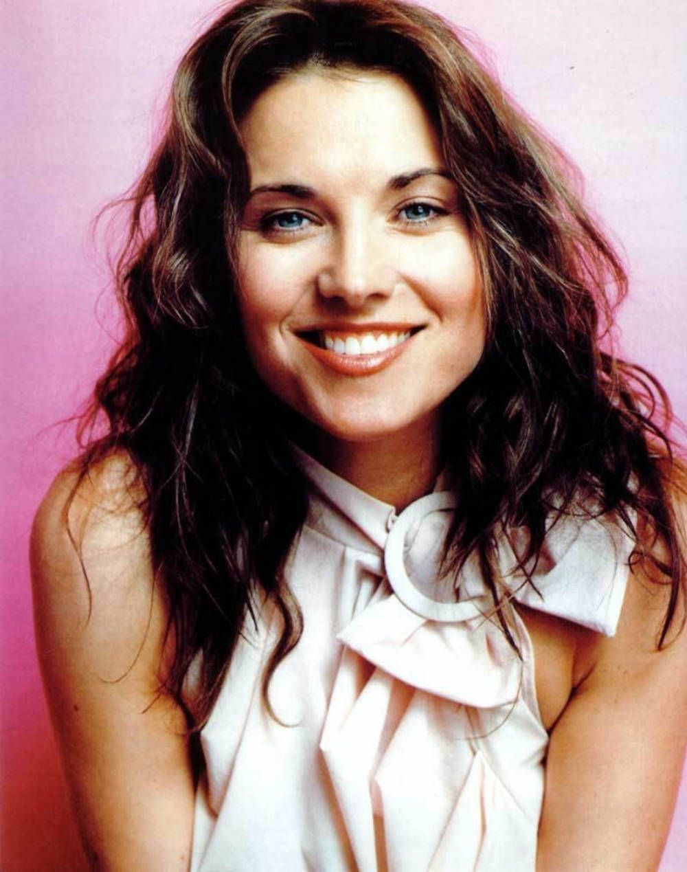 1000x1269 Lucy Lawless Lovely Smile Wallpaper