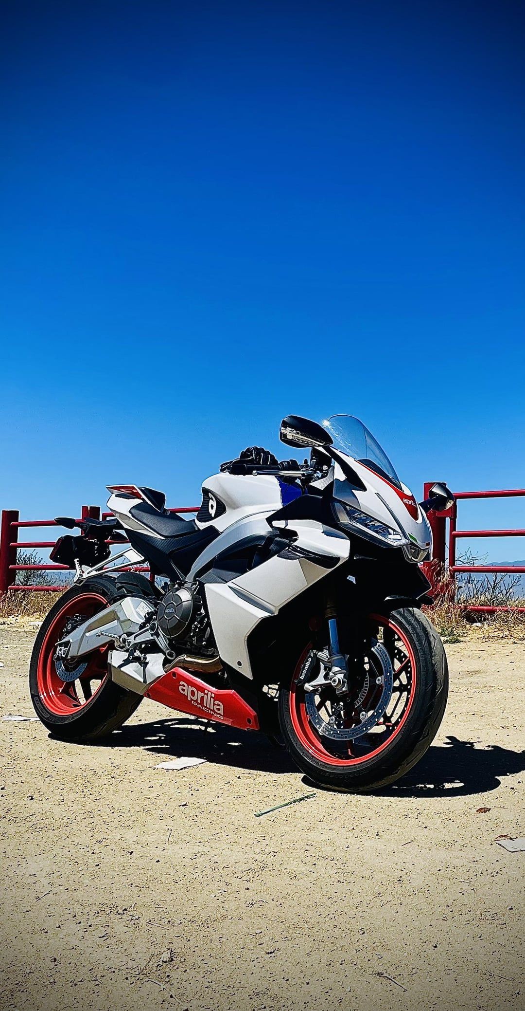 1080x2077 RS660 quirky issues