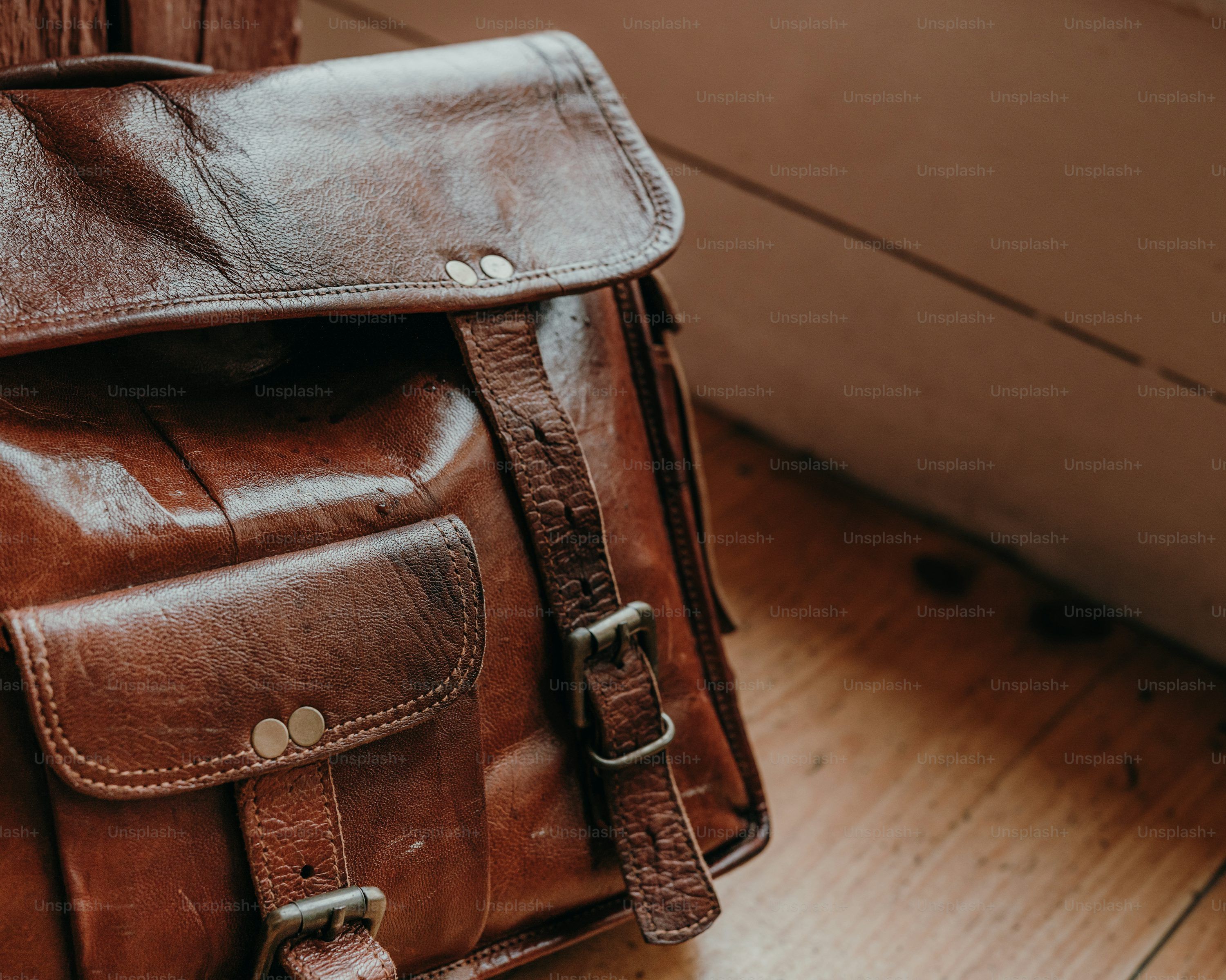 3000x2400 Leather Bag Picture. Download Free