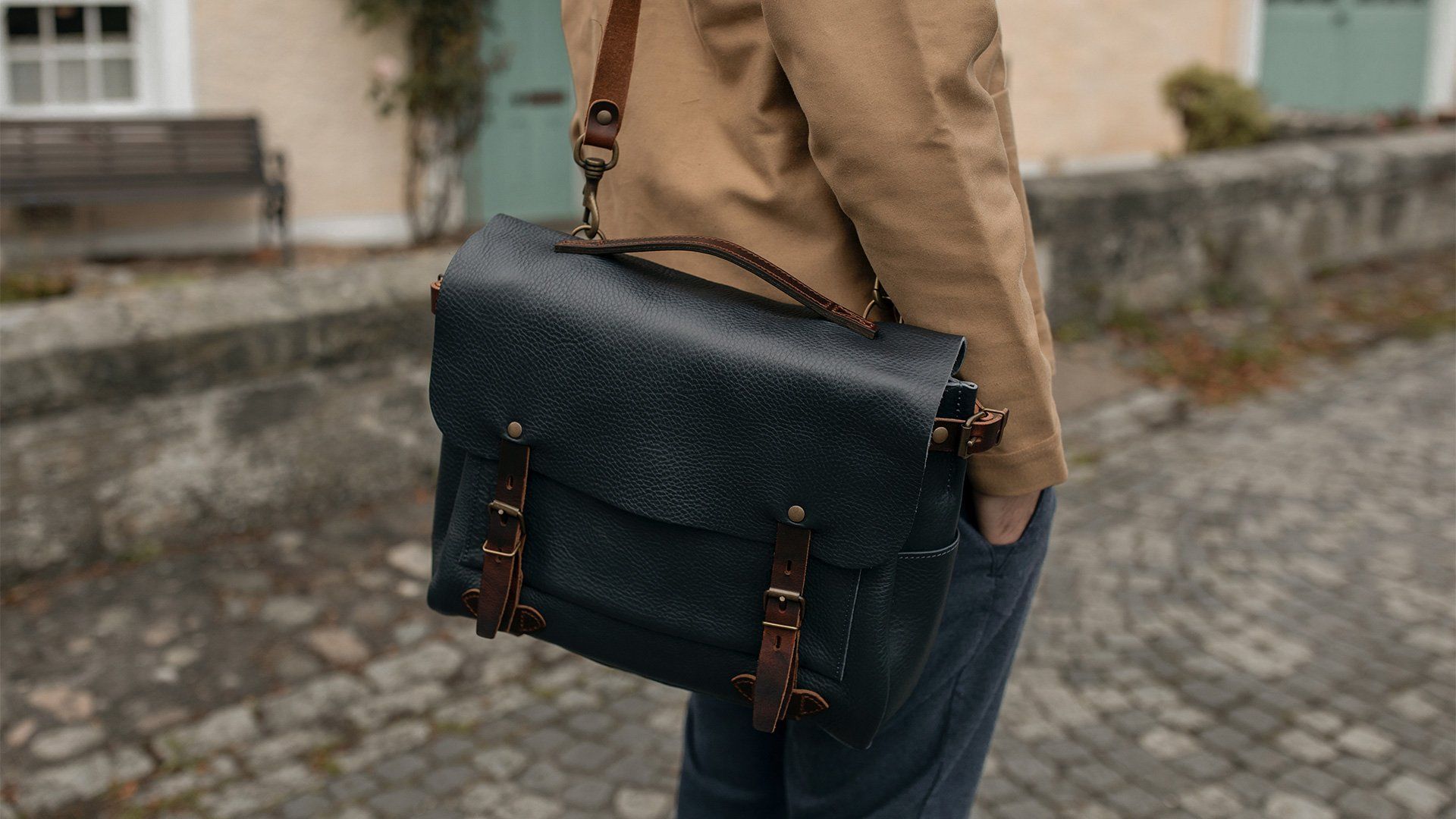 1920x1080 The Postman's Bag