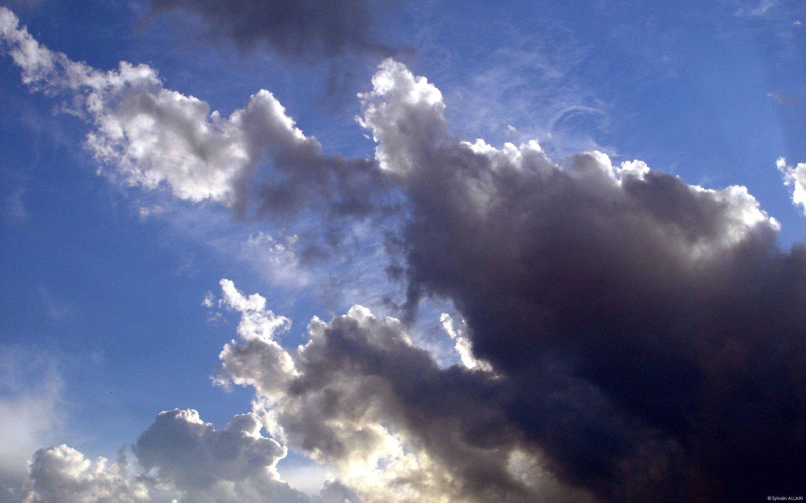 2560x1600 Between Earth and Sky. HD Windows Wallpaper