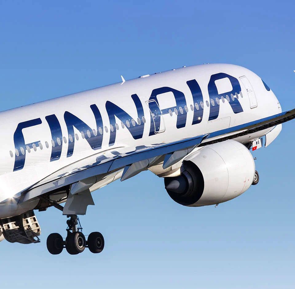 960x940 Finnair Letter Logo Wallpaper