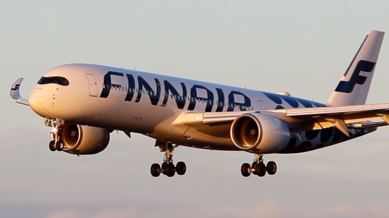 1280x720 Helsinki Airport. A A A32X