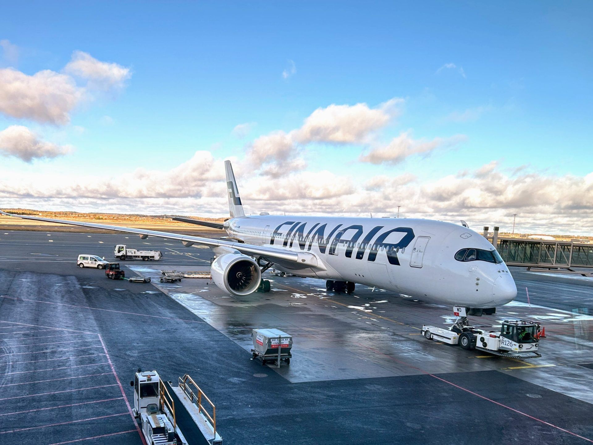 1920x1440 REVIEW: Finnair A350 new Air Lounge