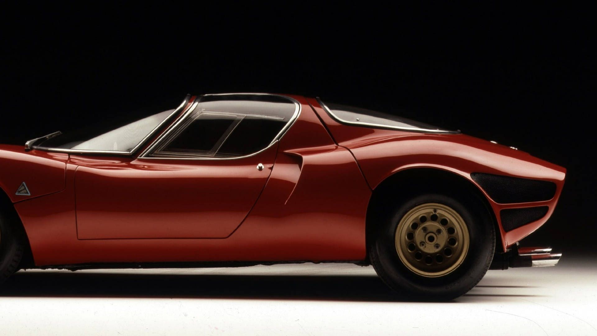 1920x1080 Alfa Romeo 33 Stradale Wallpaper