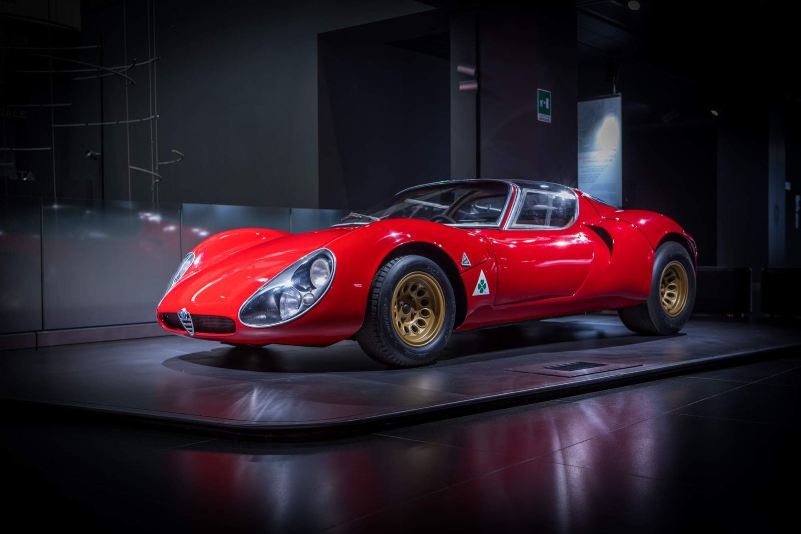 1600x1066 Alfa Romeo 33 Stradale turns is