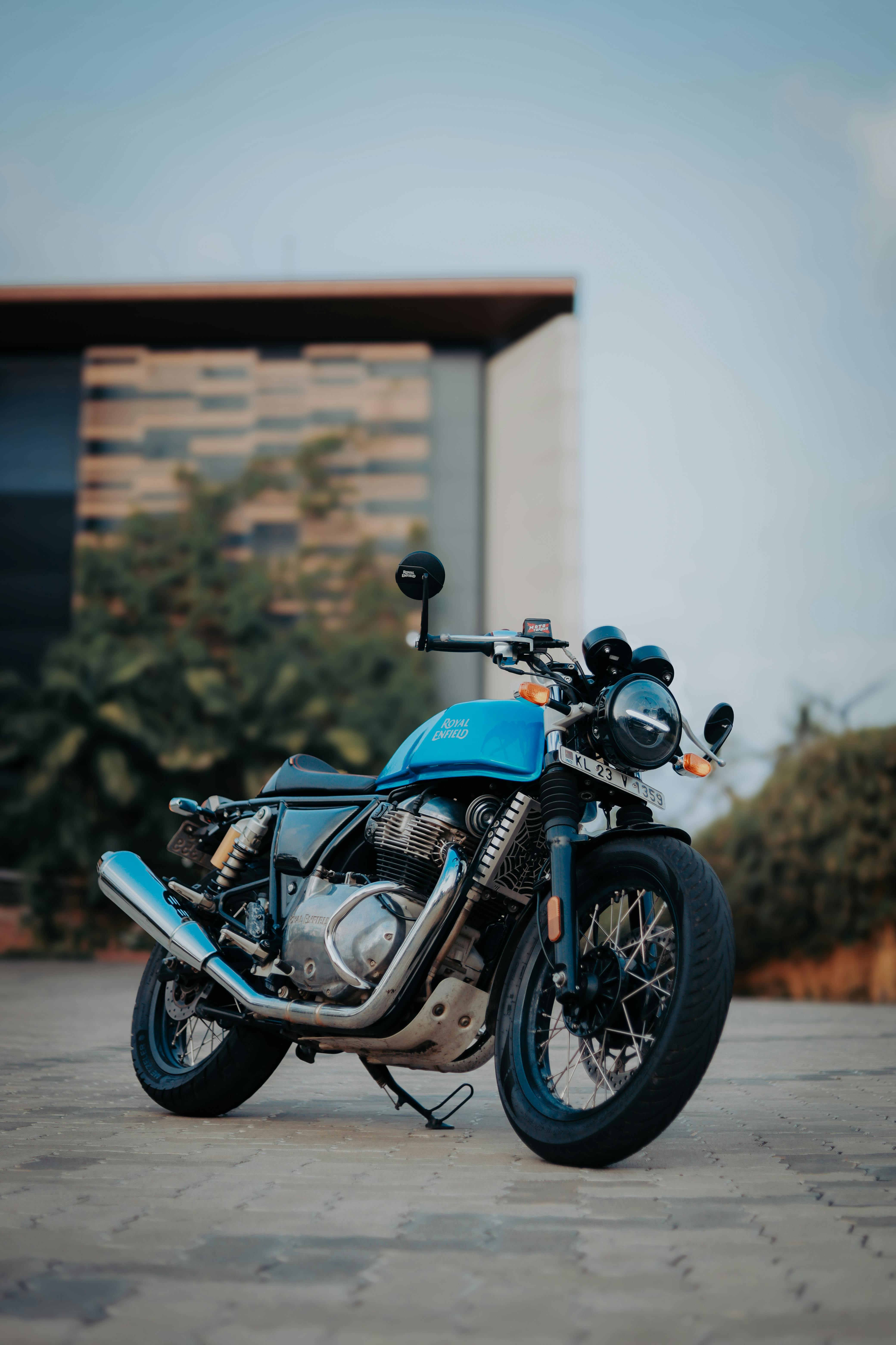 4160x6240 A Royal Enfield Continental GT