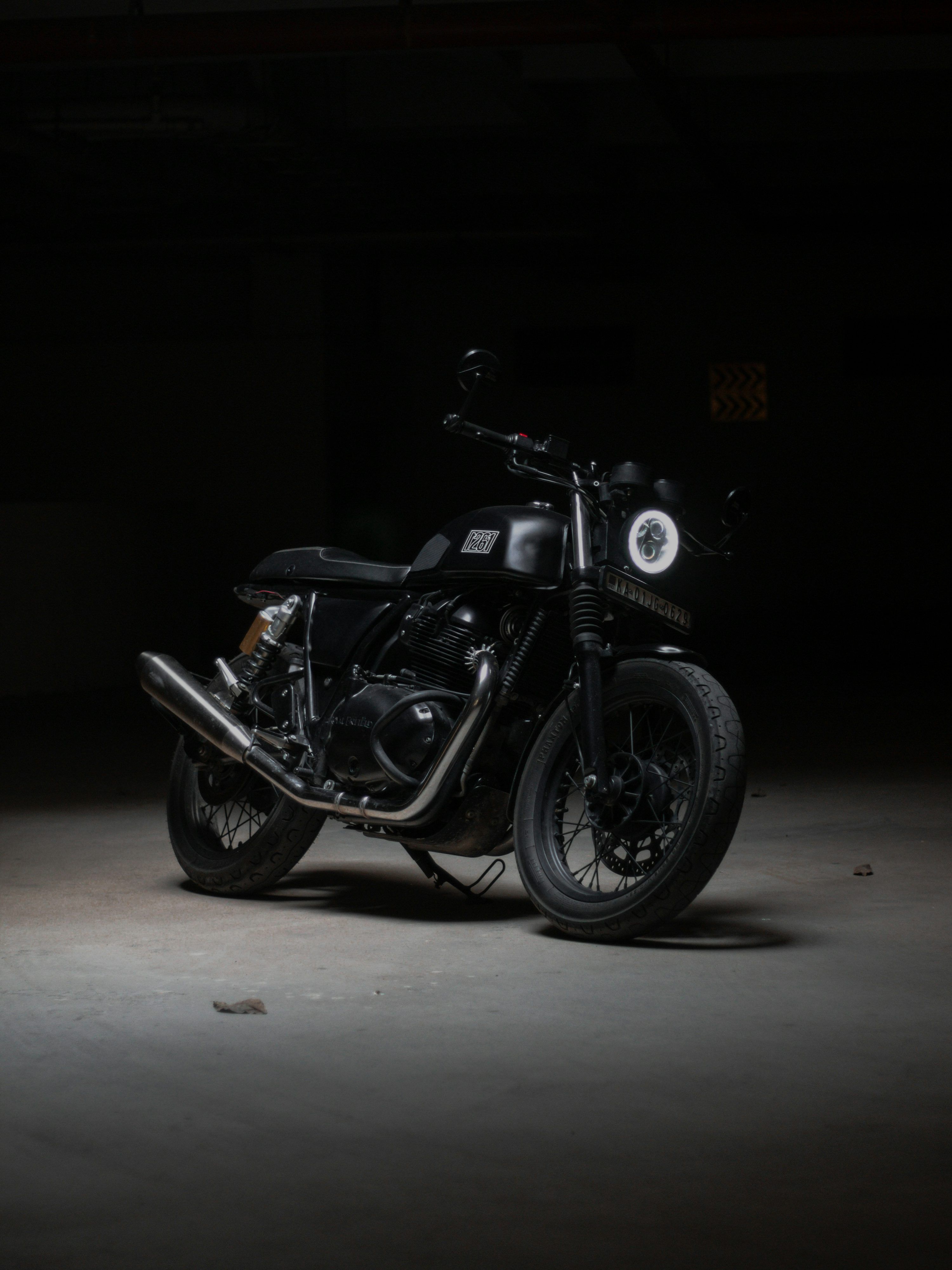 3000x4000 Royal Enfield Continental Gt Picture