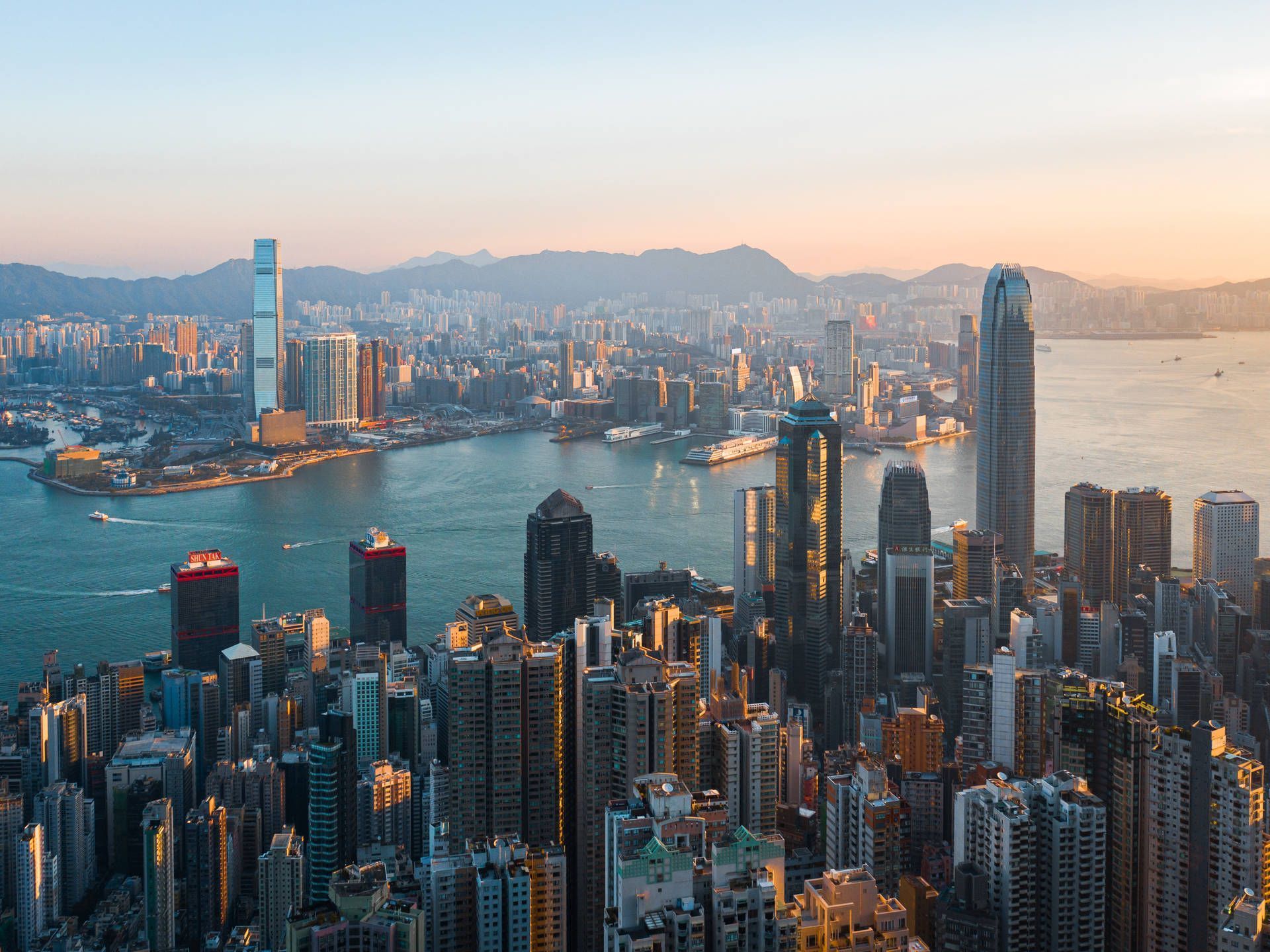 1920x1440 Hong Kong Victoria Harbour At Sunset