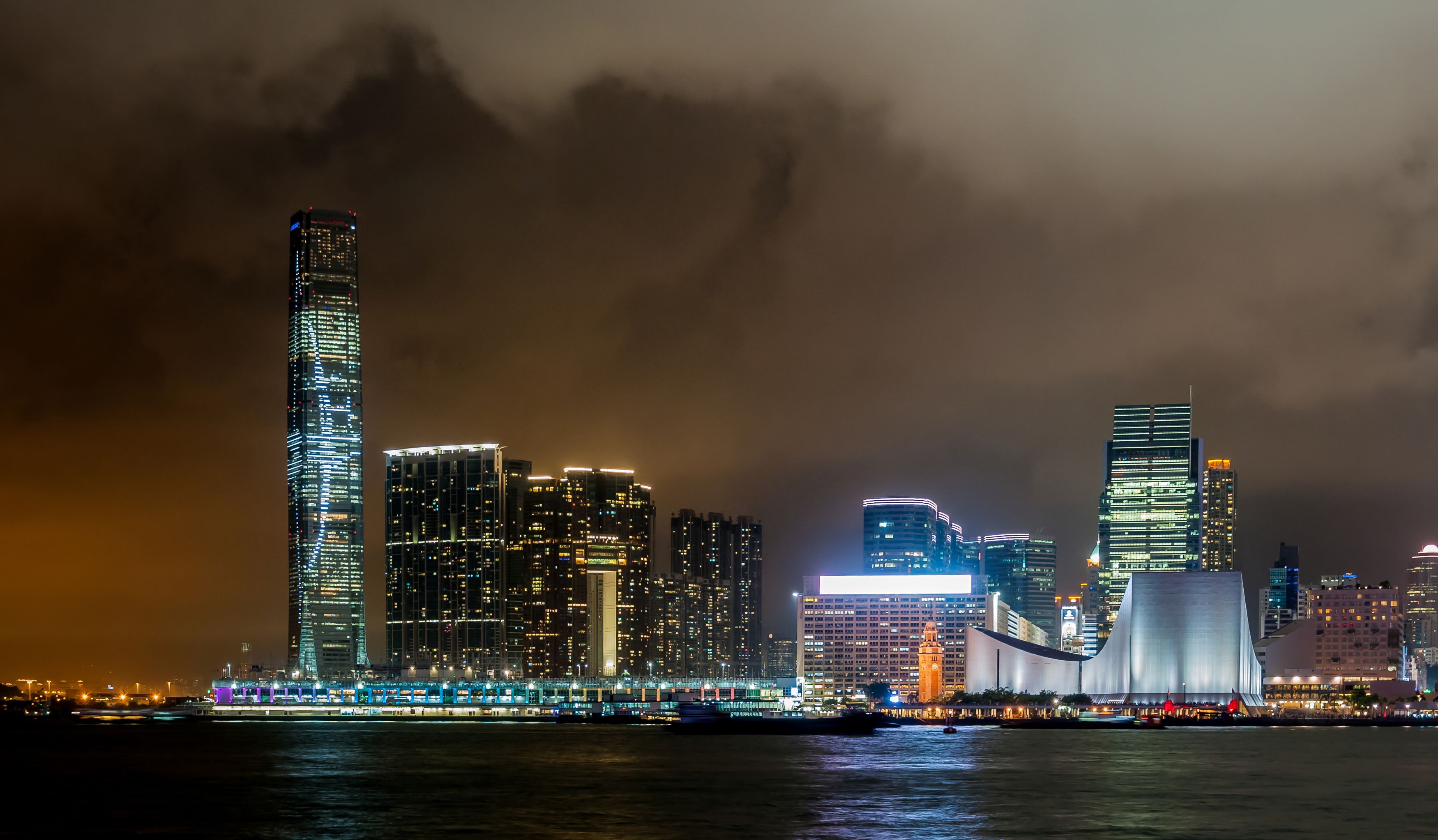 3500x2045 International Commerce Centre