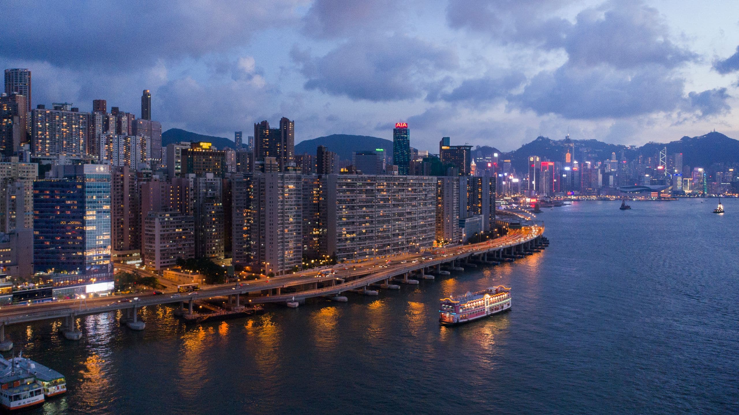 2560x1440 Hyatt Centric Victoria Harbour Hong