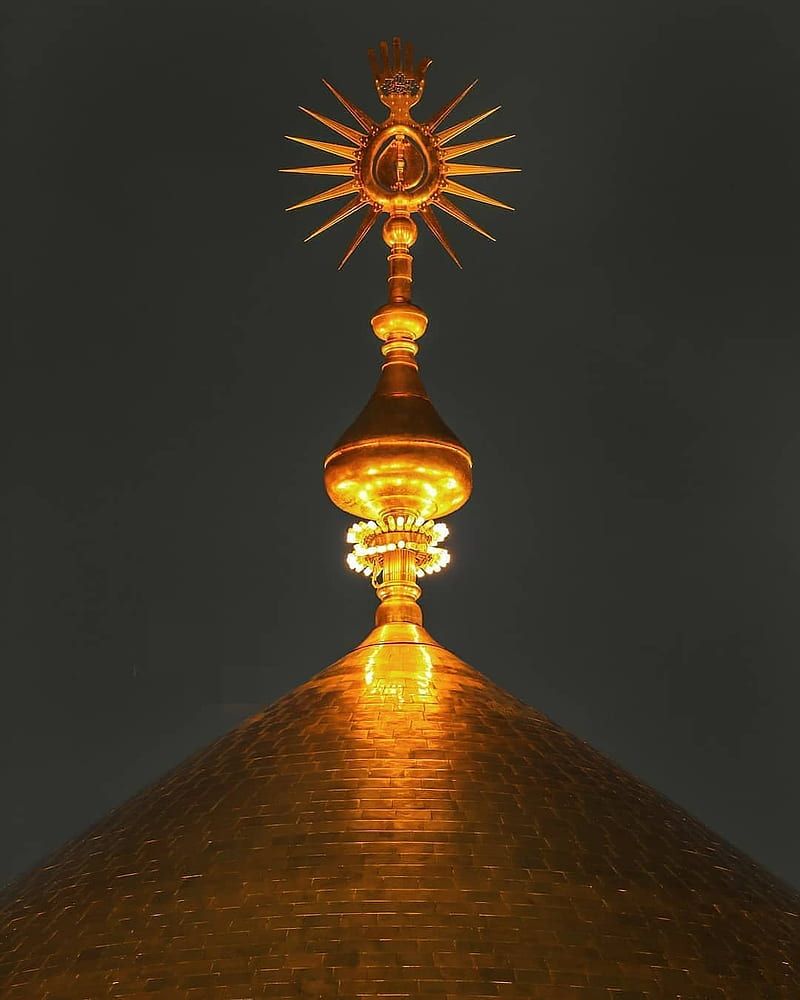 800x1000 Gold Dome of Ali, door to city