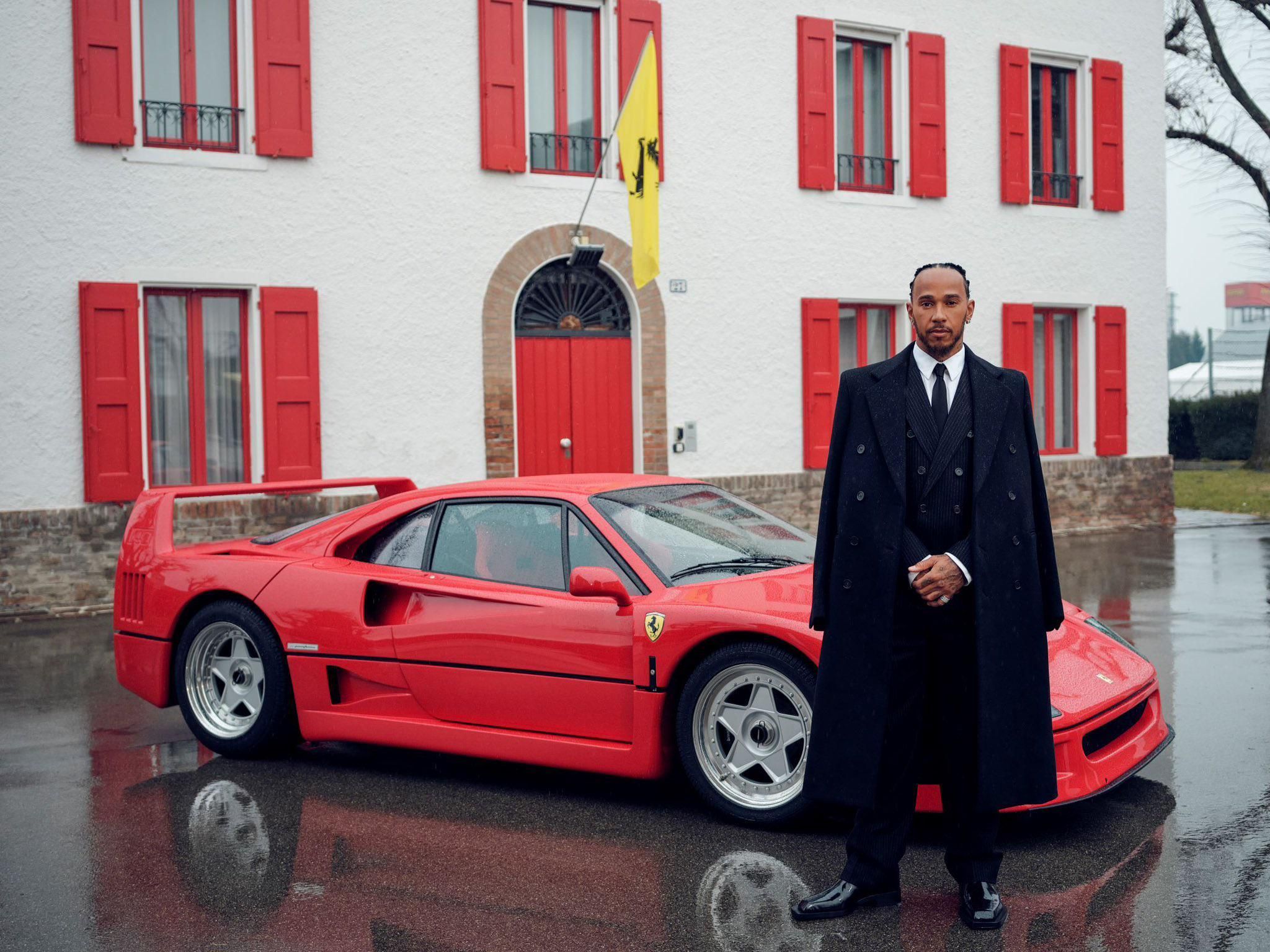 2048x1536 Lewis Hamilton in Maranello with