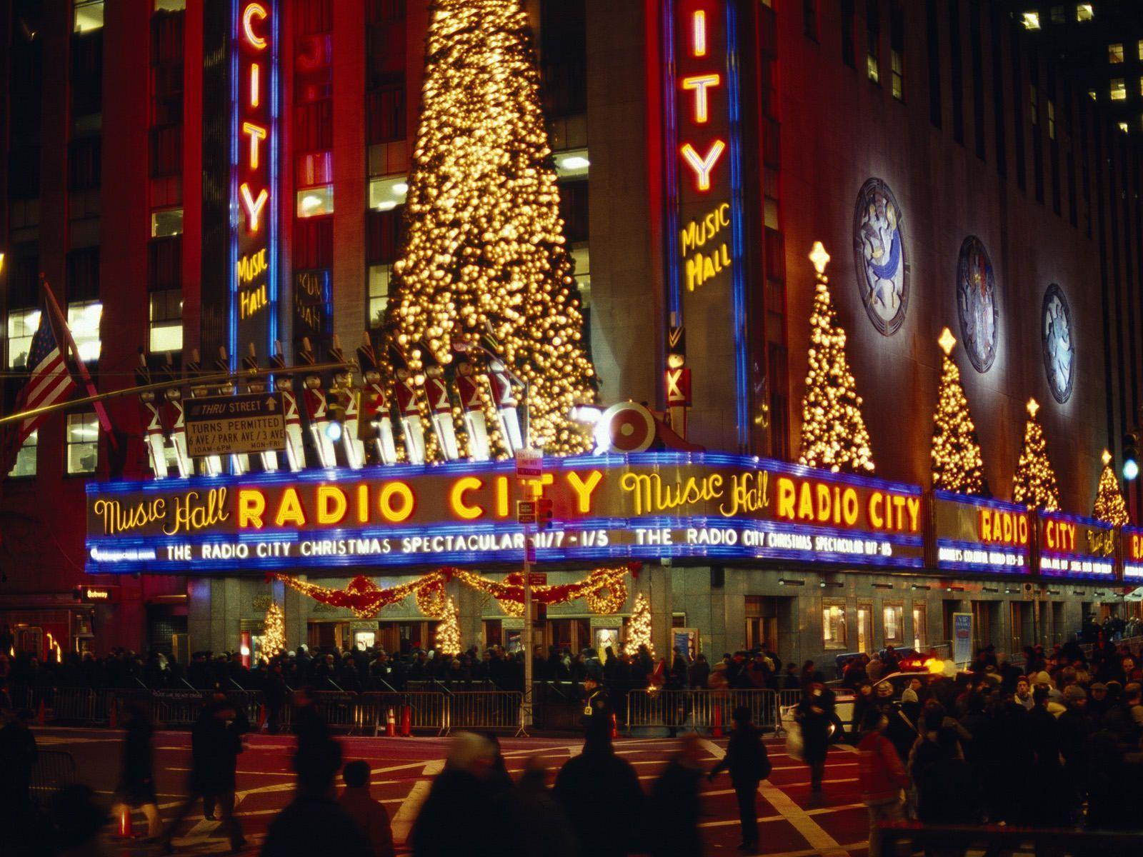 1600x1200 New York Christmas Wallpaper