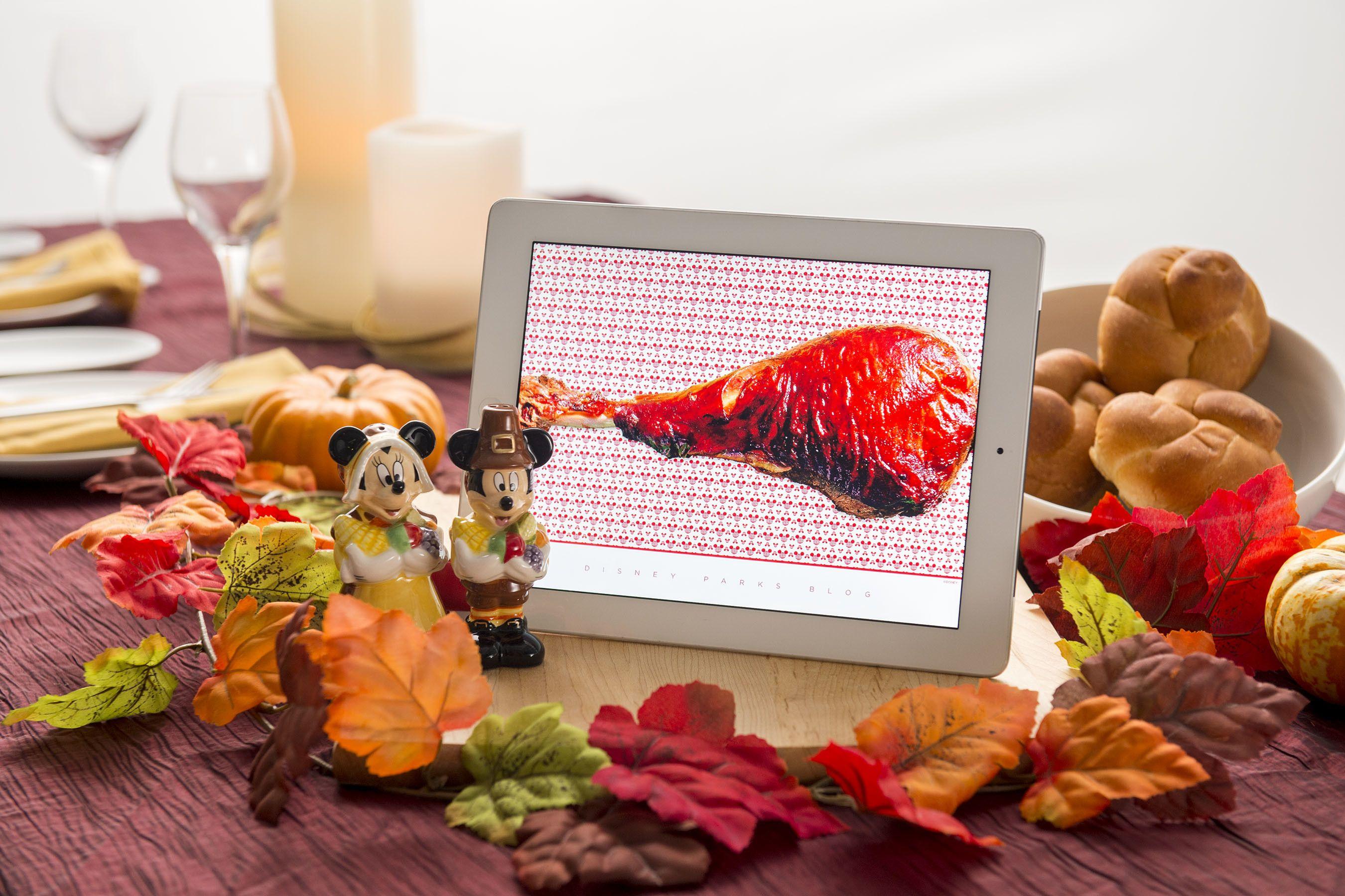 2700x1800 Disney Thanksgiving Wallpaper for Computer