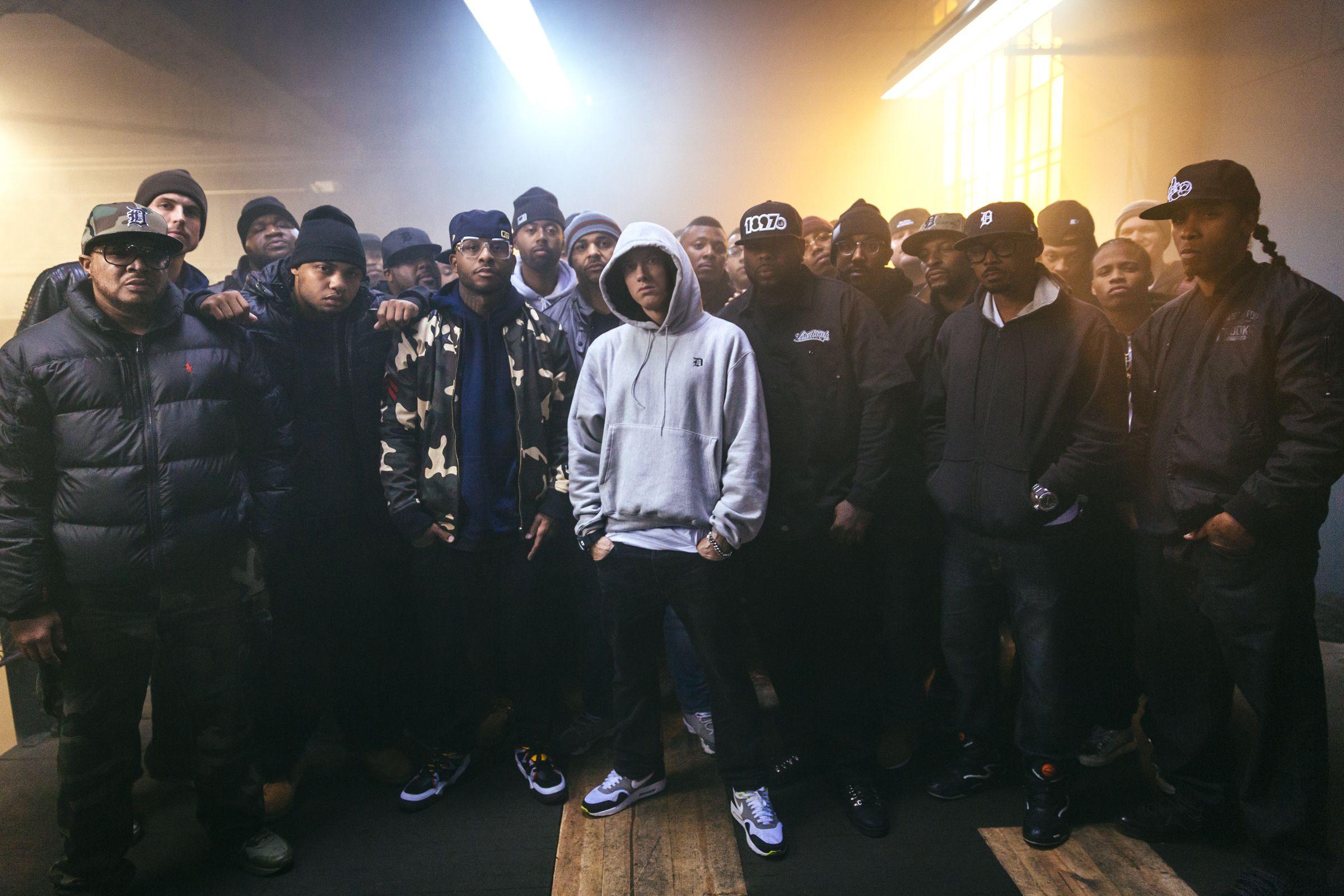 2400x1600 Eminem's Rap God has reached almost one billion views