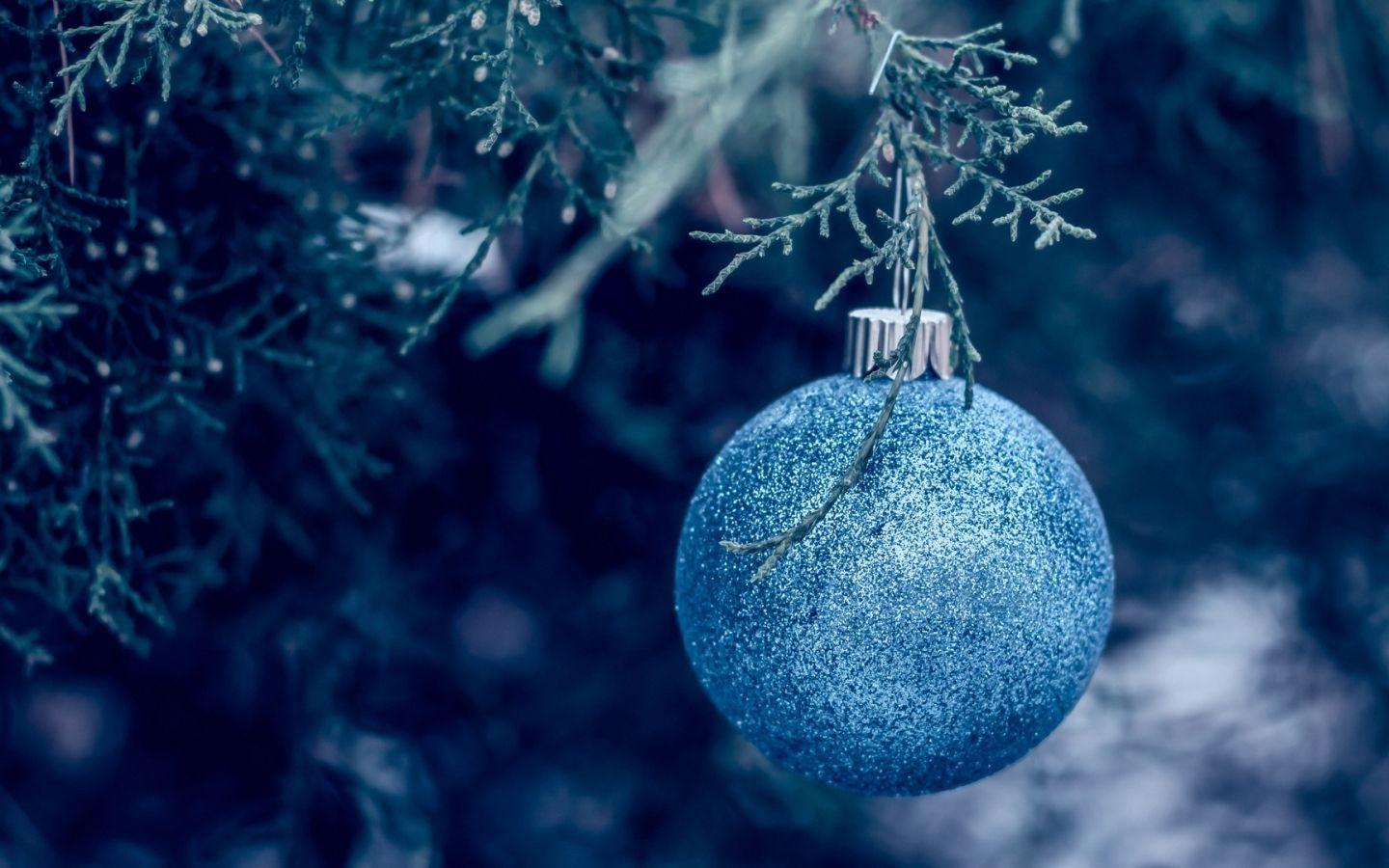 16 Gorgeous Christmas  Holiday Themed Bokeh Wallpapers  OSXDaily
