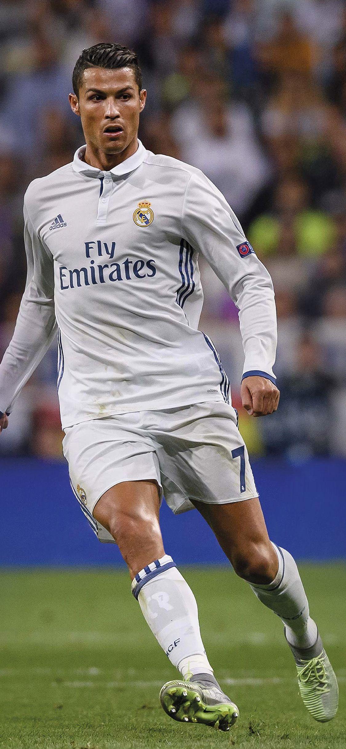1125x2436 iPhone X wallpaper. ronaldo sports