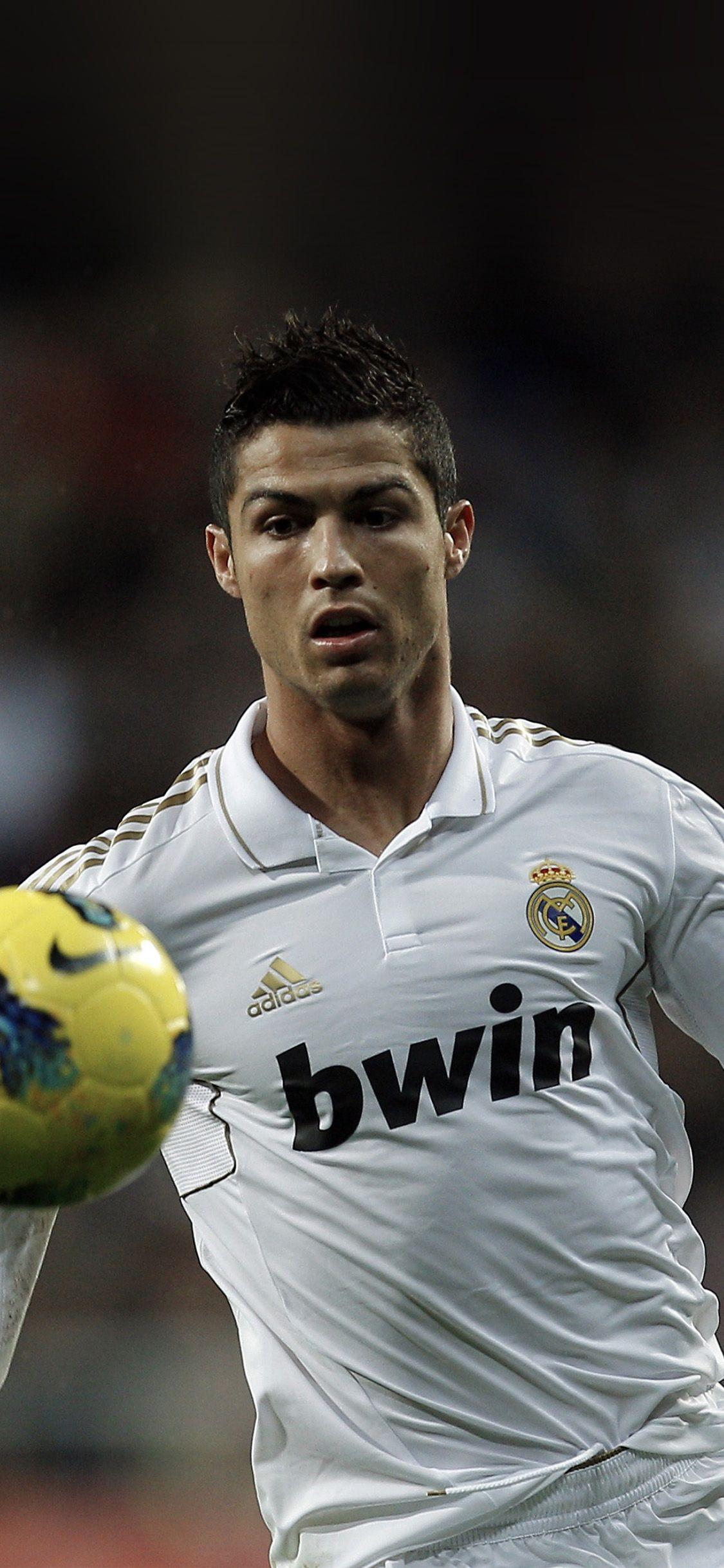 1125x2436 iPhone X wallpaper. ronaldo