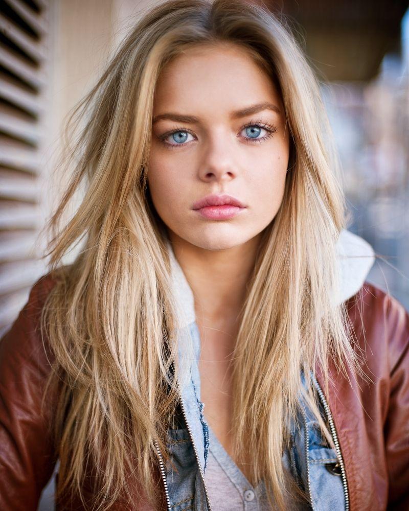 800x1000 Samara Weaving Wallpaper