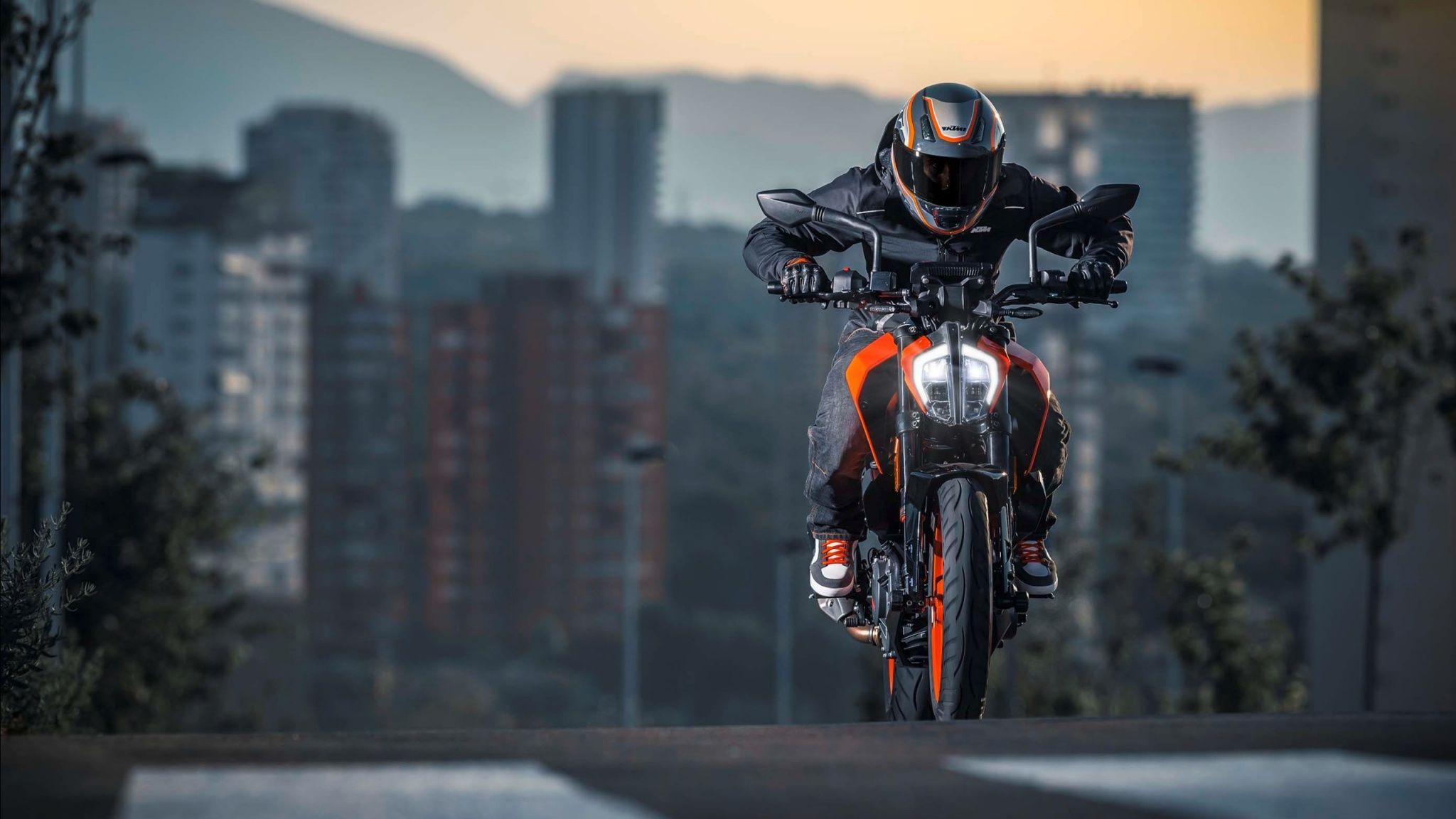 2048x1152 KTM 390 Duke 2017 Wallpaper