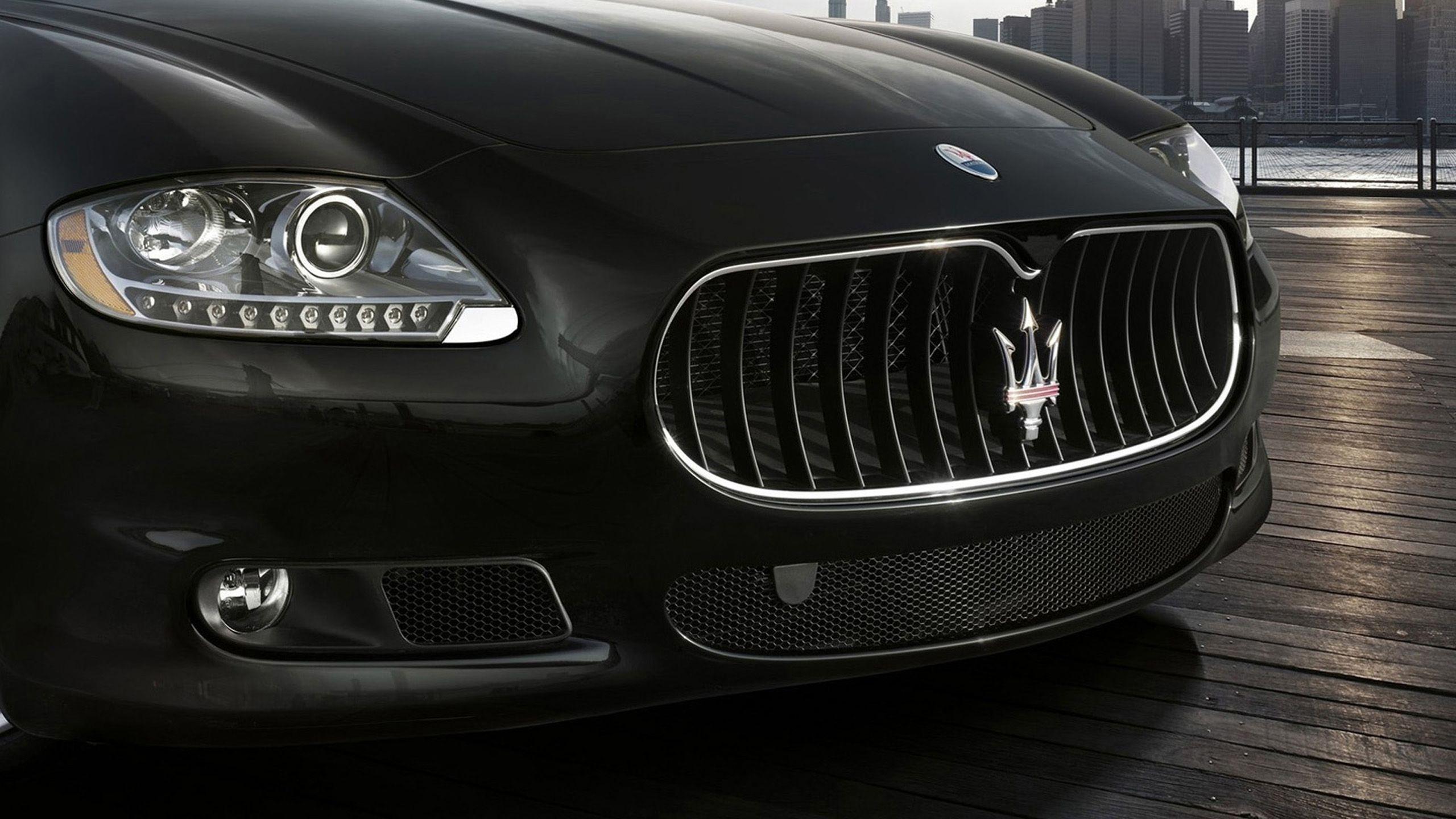 2560x1440 HD Maserati Logo Wallpaper