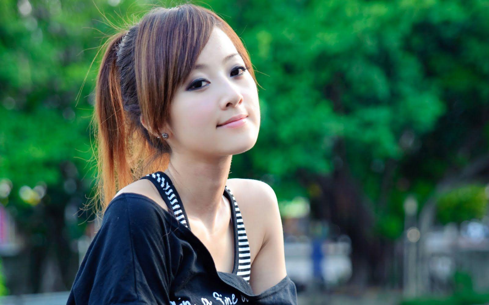 1600x1000 Cute Asian Wallpaper