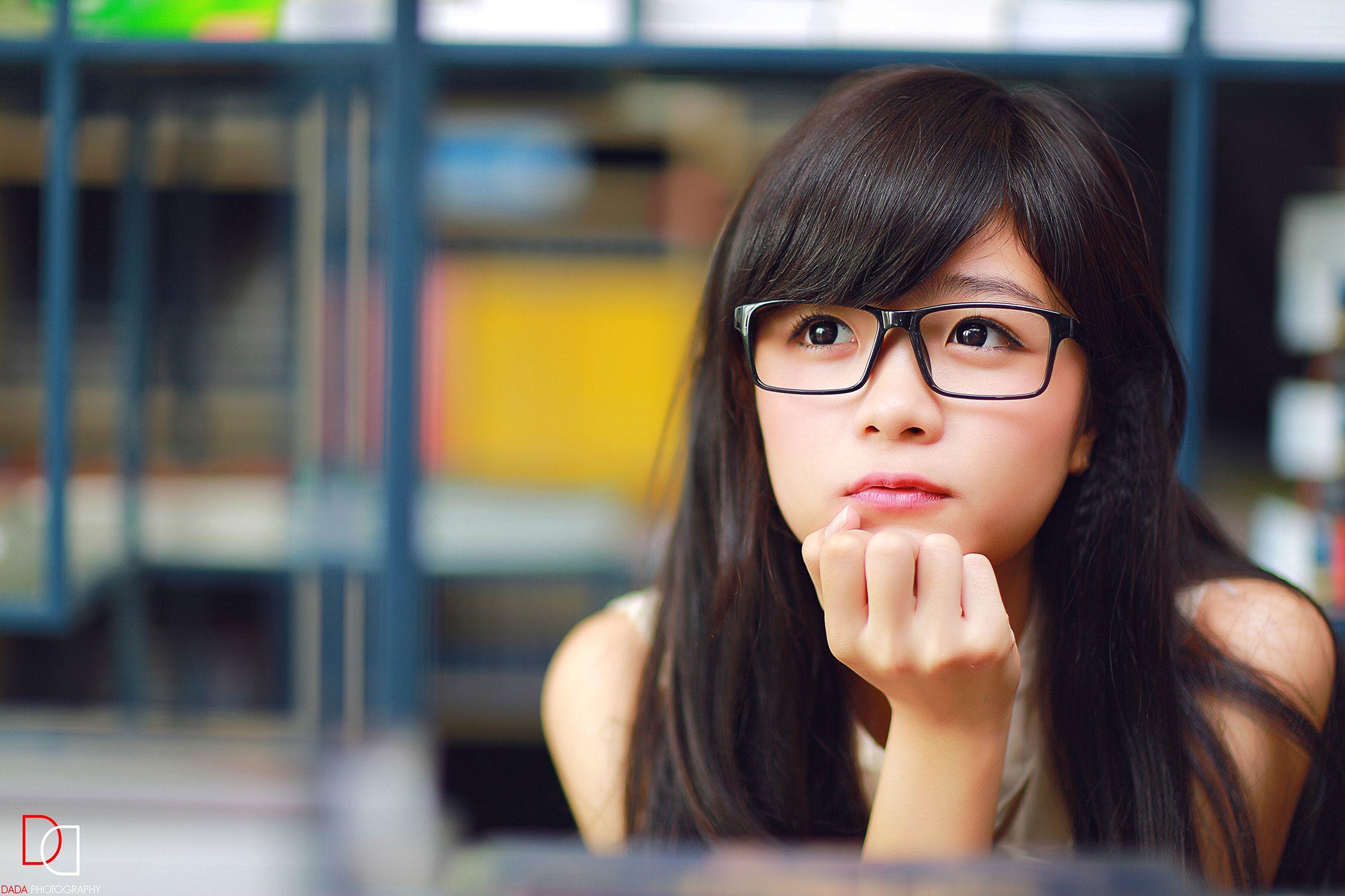 2250x1500 Cute Teen Girl Wallpaper