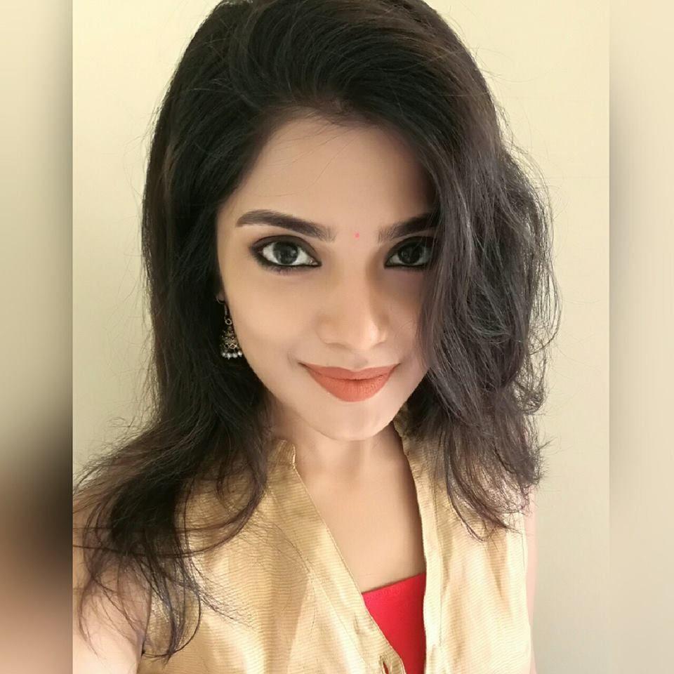 960x960 Aathmika Photo Tamil Actress HD Image, Stills