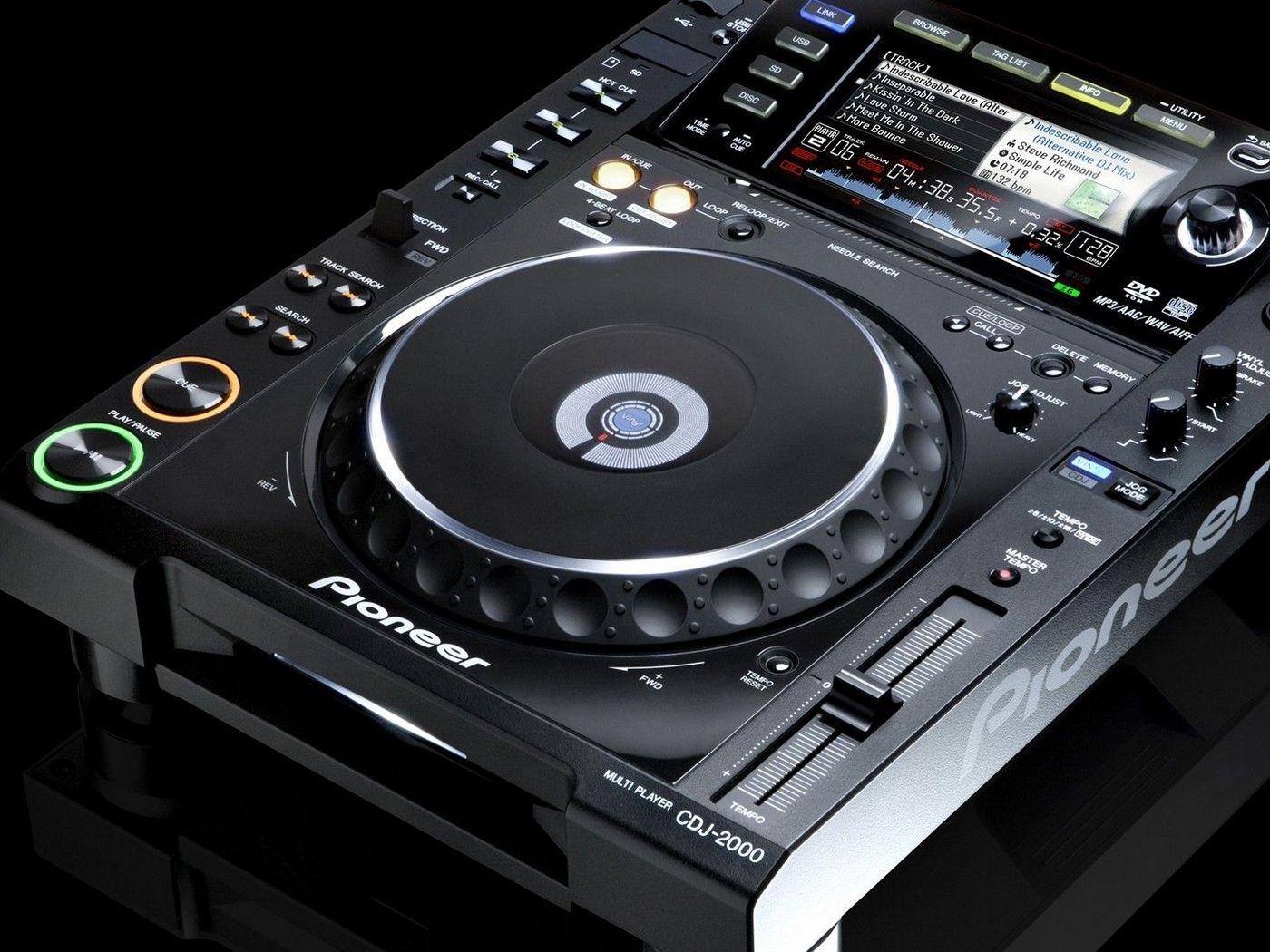 1400x1050 Download wallpaper 1400x1050 pioneer, plant, dark, dj, music