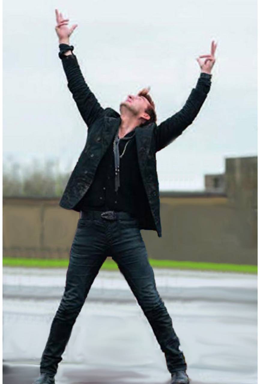 866x1280 Crowley Good Omens wallpaper