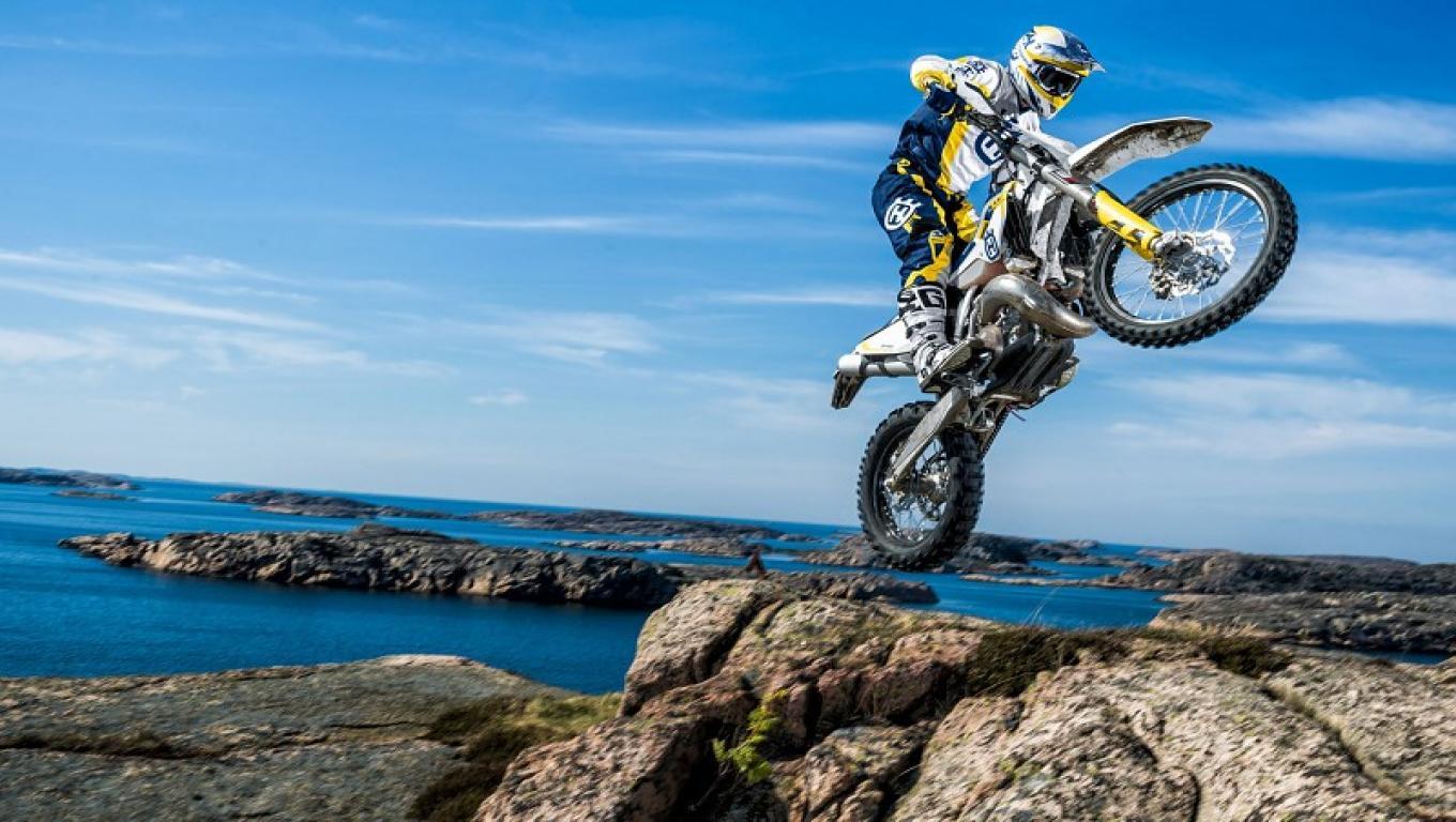 1360x768 VK.79: Husqvarna Wallpaper (800x500)