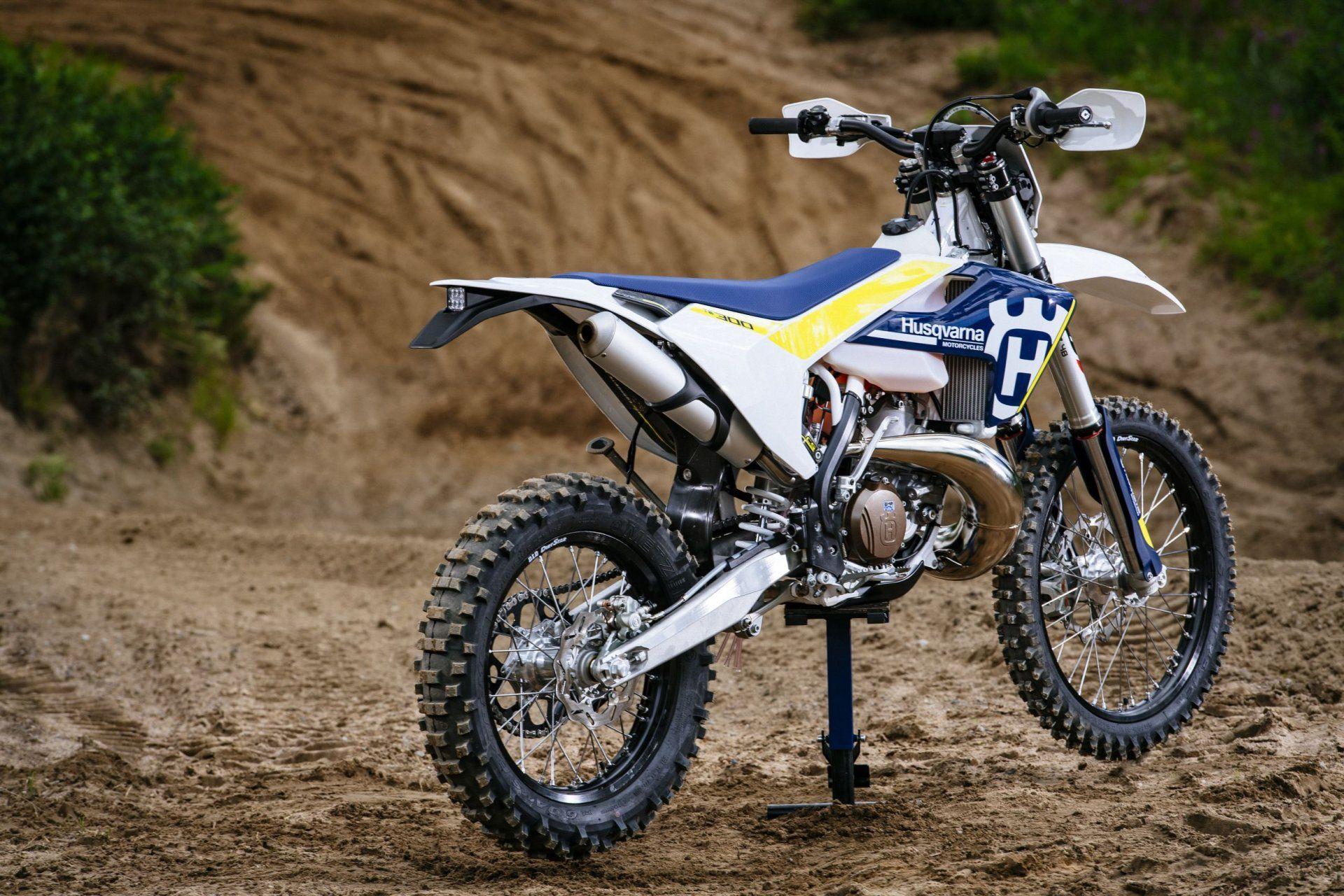 1920x1280 Husqvarna FS 450 Wallpaper
