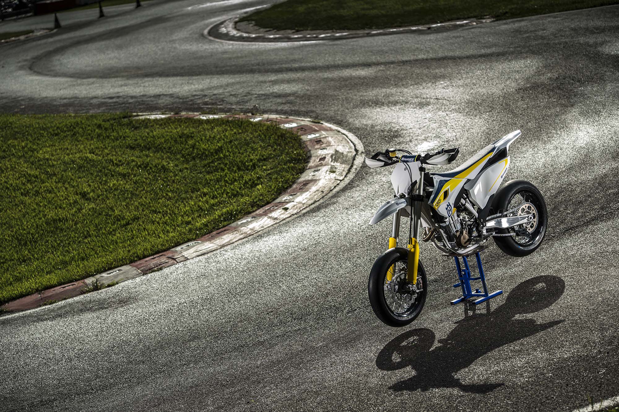 2000x1331 Husqvarna FS HD Wallpaper. Background Imagex1331