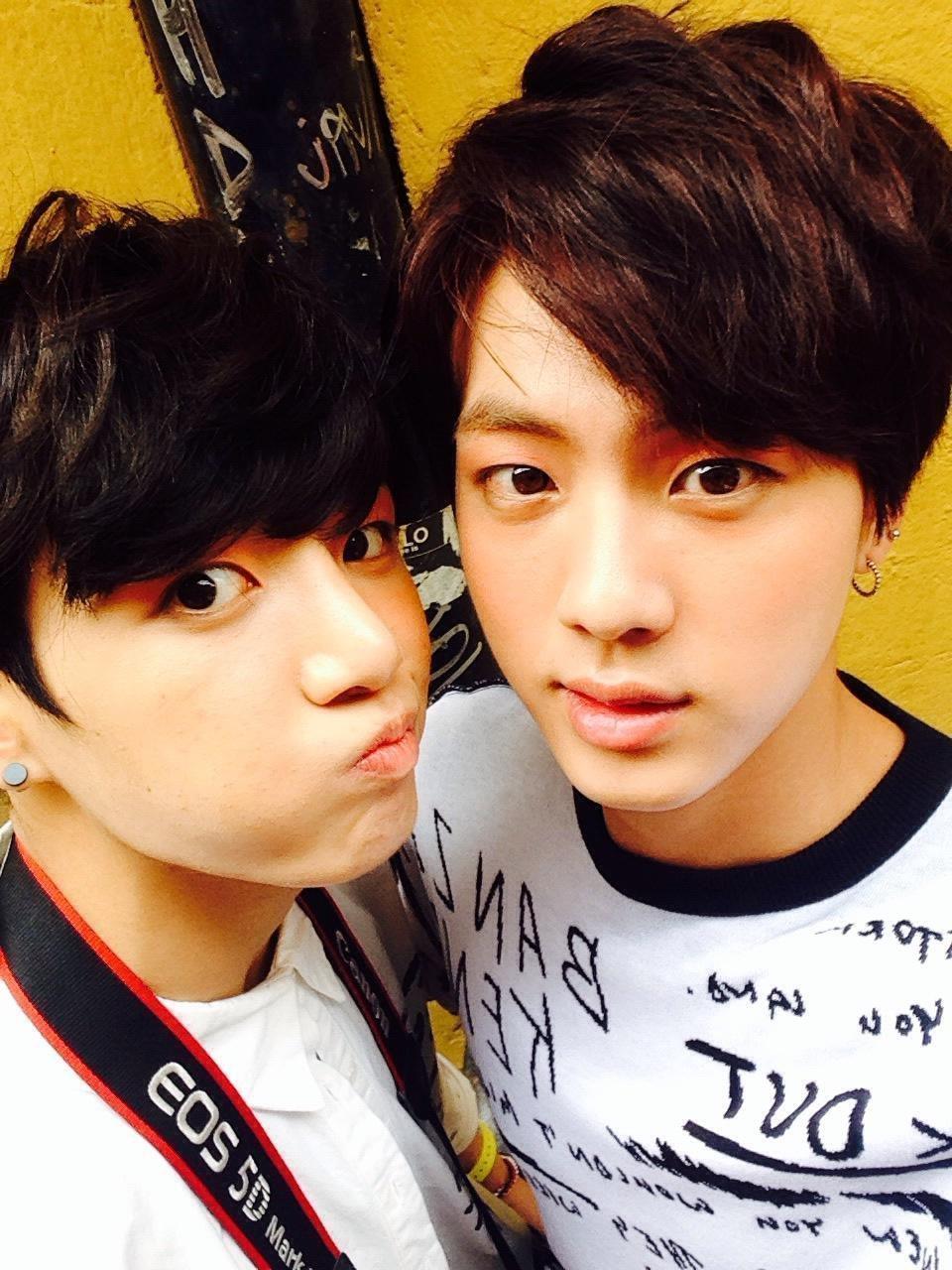 960x1280 HelpMe (JinKook Fanfic) (Mpreg) - Seumul Yeo Dul (Twenty Eight https://wallpaperaccess.com/full/1889303.jpg