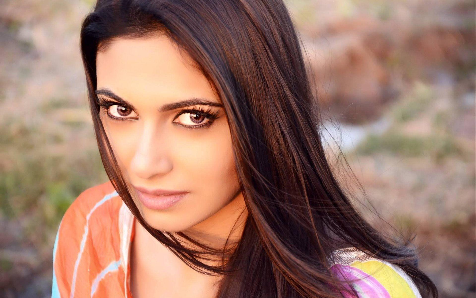 1920x1200 Download wallpaper actress, bollywood, indian girls, indian