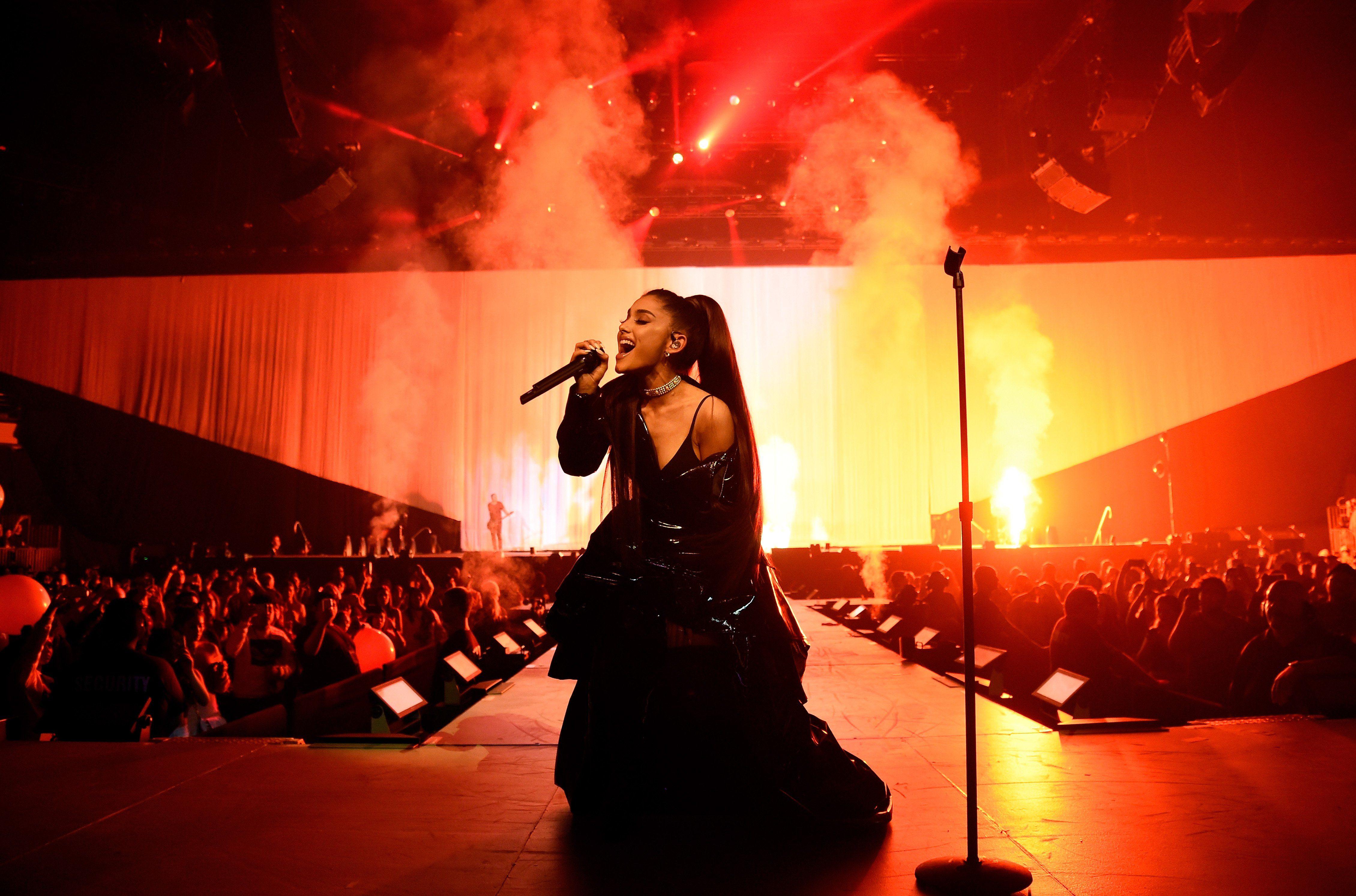 4519x2986 Ariana Grande Live Performance On Stage, HD Music, 4k